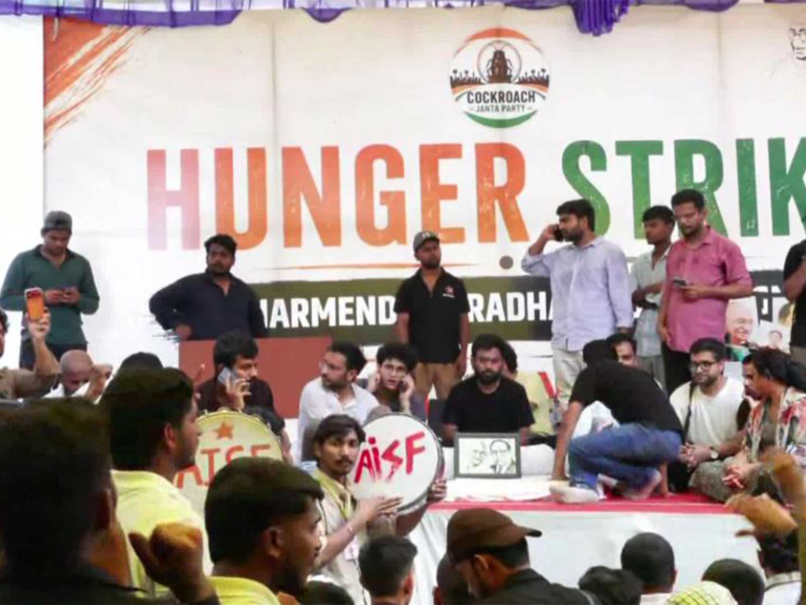  Members of the All India Students Federation (AISF) and the Students' Federation of India (SFI) on Saturday joined a protest organised by CJP (Photo/ANI)