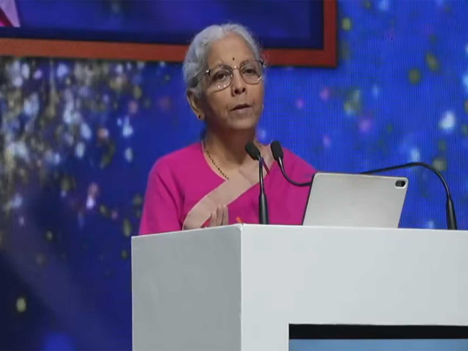Finance Minister Nirmala Sitharaman (Photo/@YiFi)