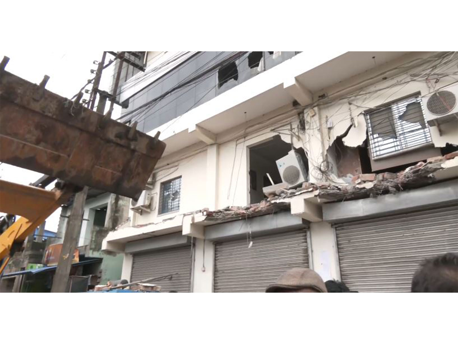 Anti-encroachment drive at Abhishek Banerjee's office in Amtala (Photo/ANI)