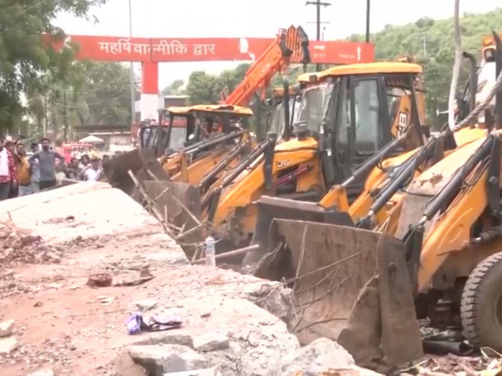 A wall collapsed near Chirwai Naka in Gwalior (Photo/ANI)