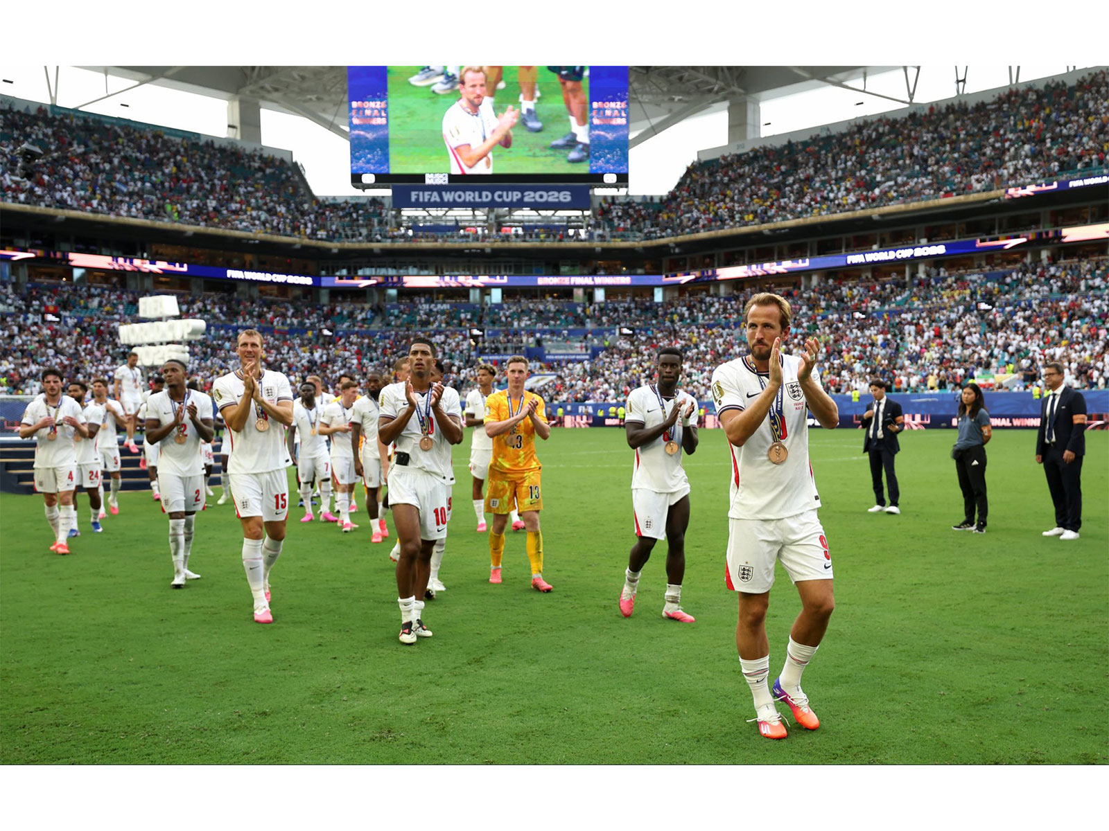 England players. (Photo:X/@HKane) 