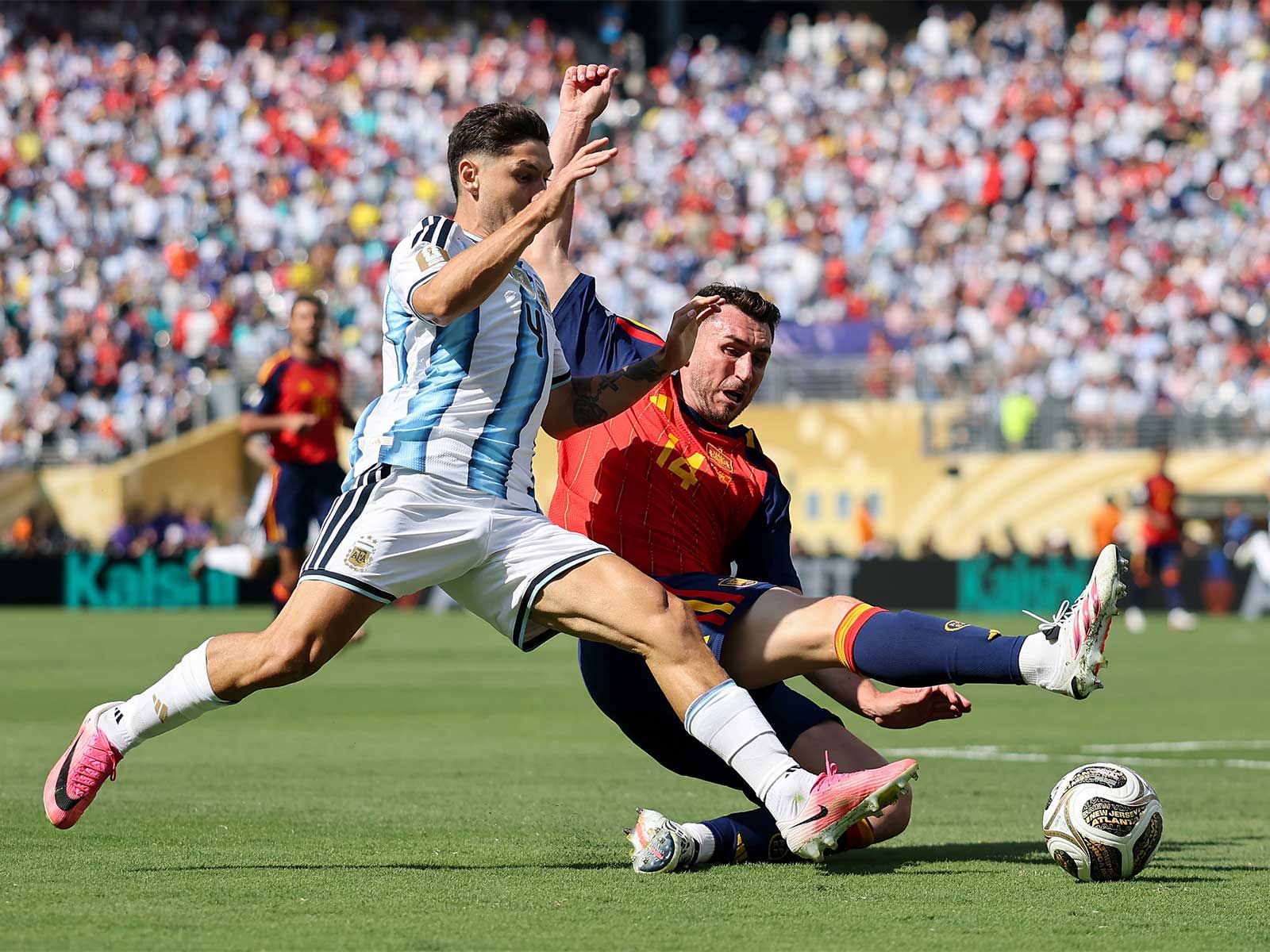 Argentina and Spain players in action (Photo: X/@Argentina)