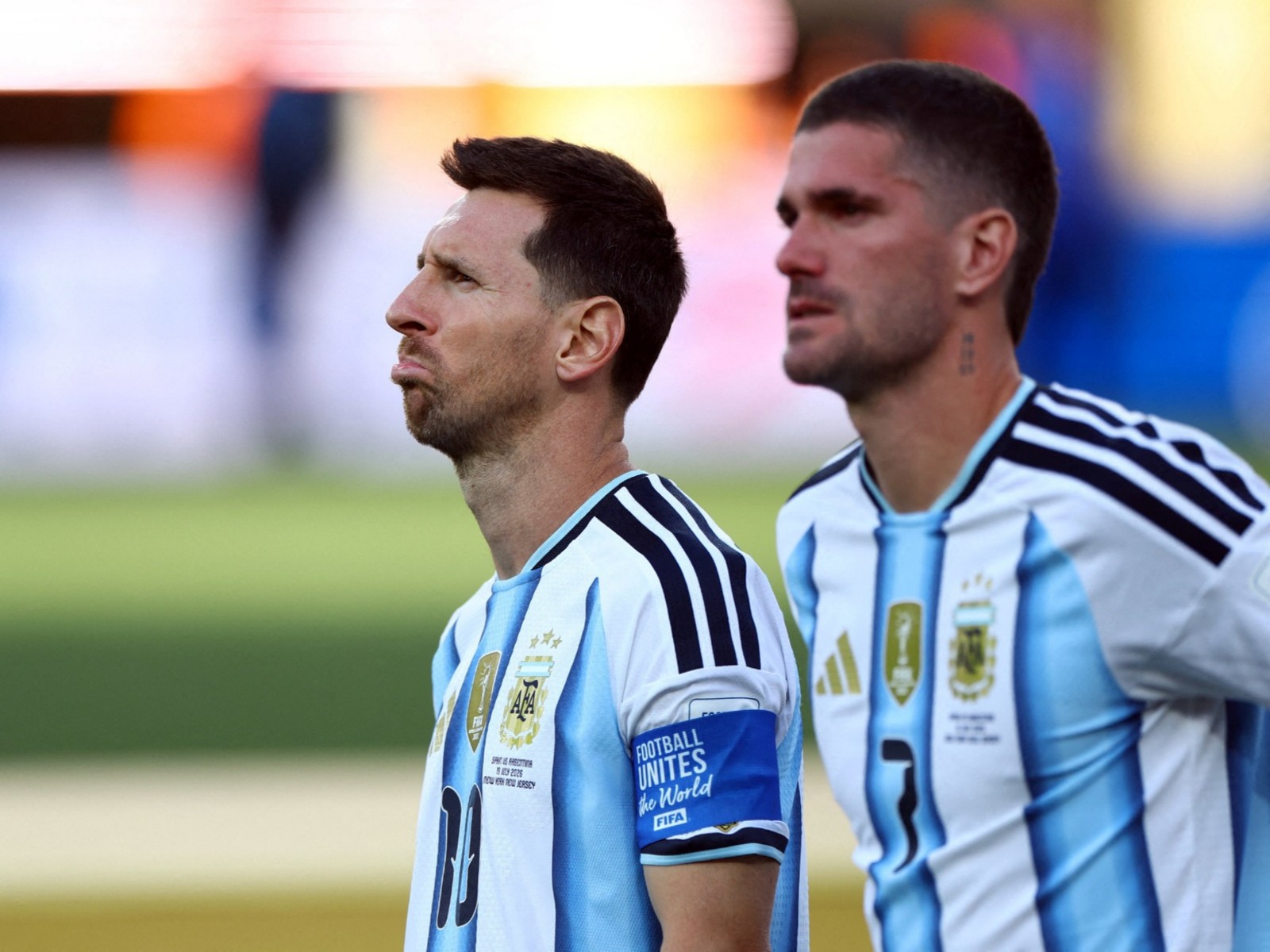 Lionel Messi (left) and Rodrigo De Paul (right) after losing the World Cup final (Photo: Reuters)