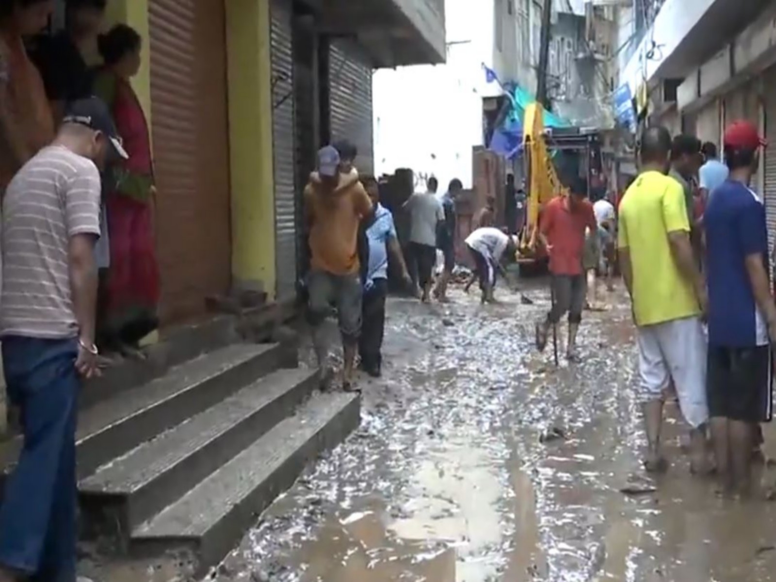 Flash floods caused damage in Rajouri (photo/ANI)