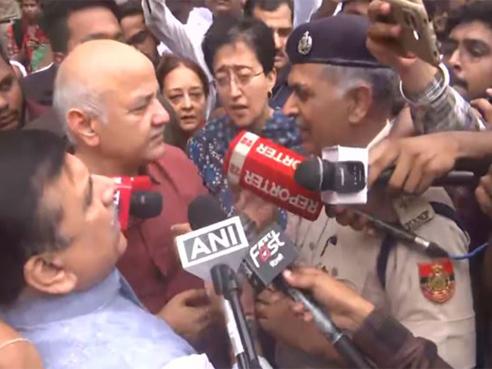 Senior Aam Aadmi Party (AAP) leaders Manish Sisodia, Sanjay Singh, and Atishi, along with party workers, during the 'Cockroach Janta protest' (Photo/ANI)
