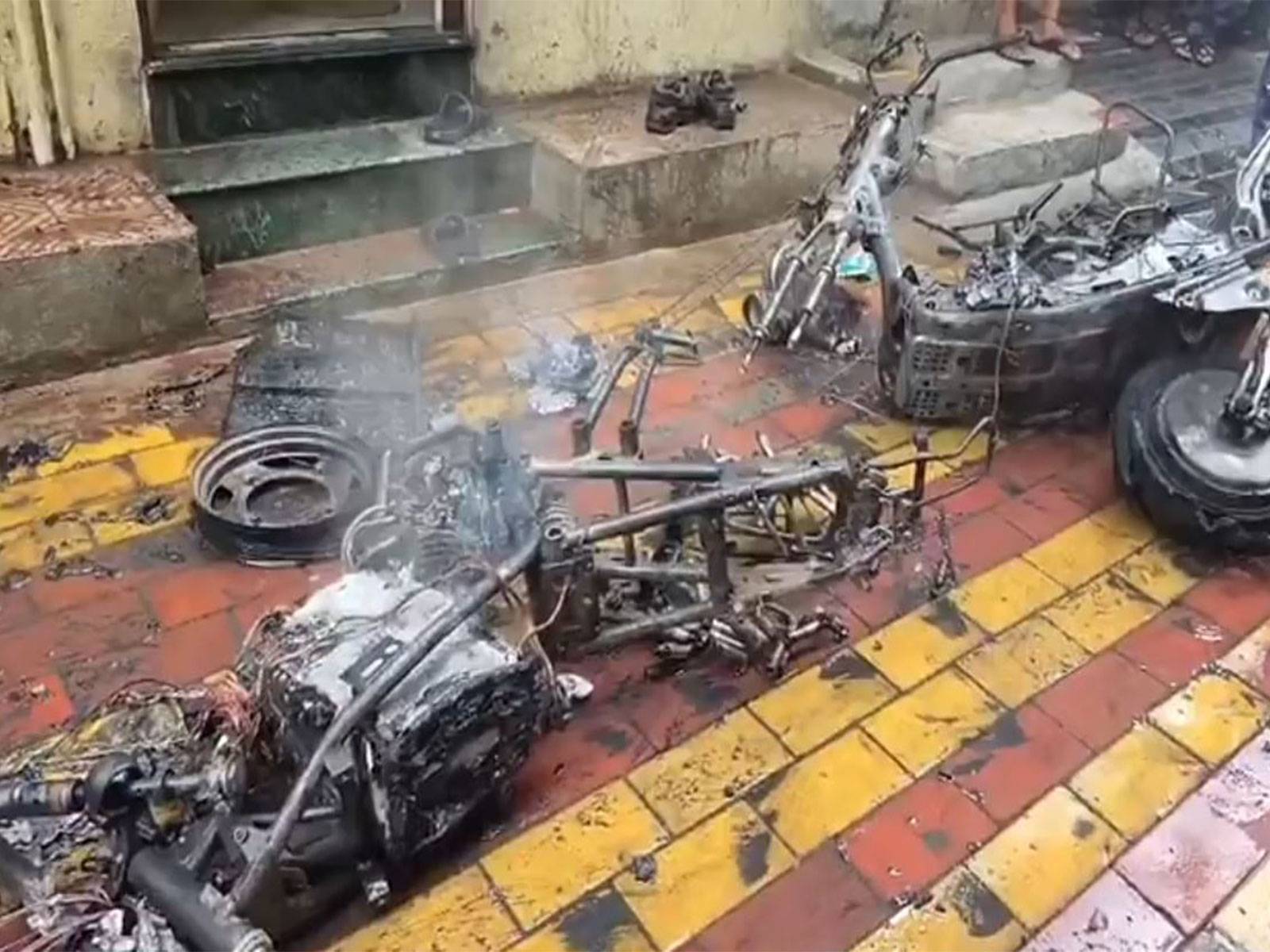 Electric vehicles caught fire in Pune (photo/ANI)