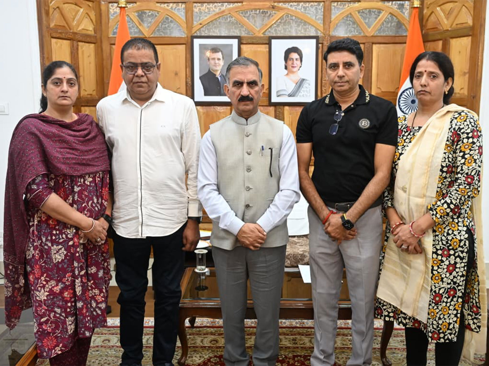 Family of deceased seafarer Aditya Sharma with Himachal CM (Photo/ANI)