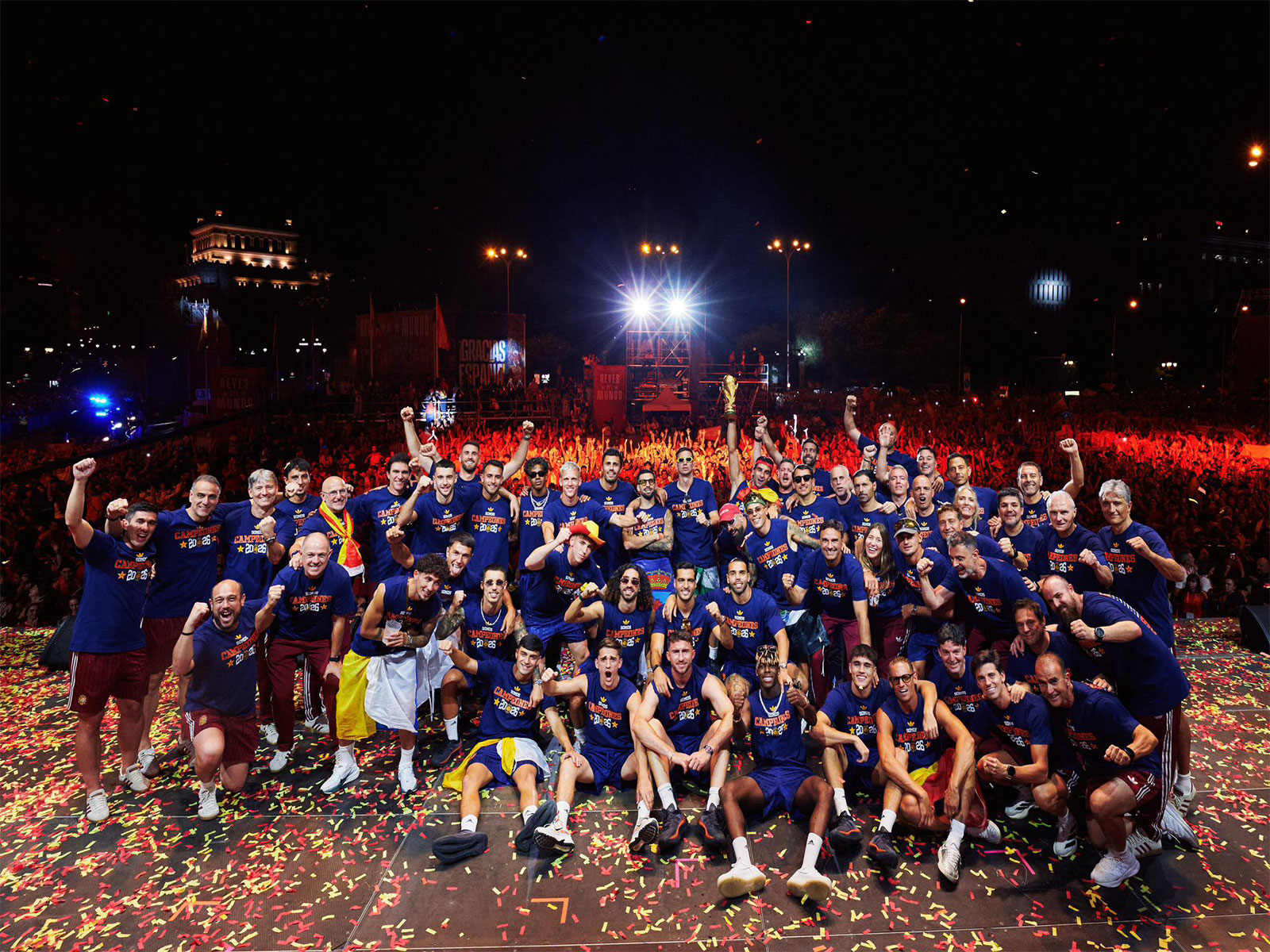 Spain's FIFA World Cup-winning squad in Madrid's Plaza de Cibeles. (Photo: X/ @SEFutbol)