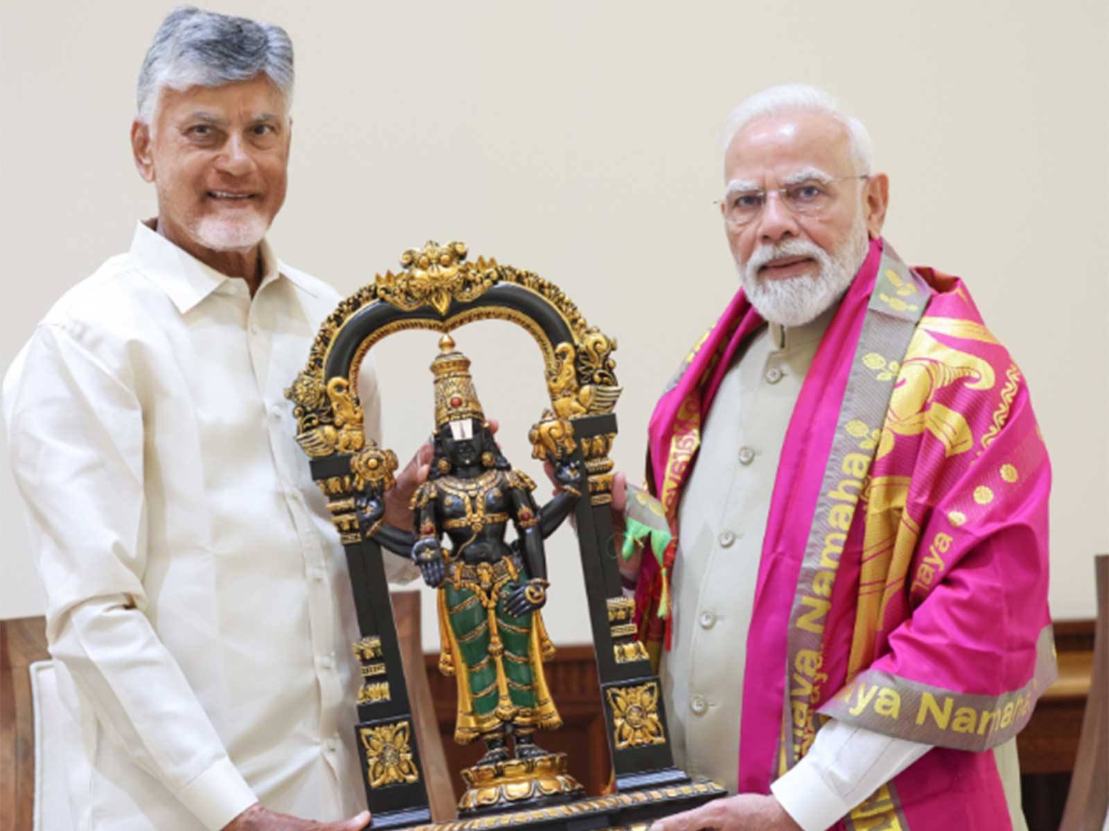 Pm Modi and Andhra Pradesh CM Chandrababu Naidu (Photo/@PMOIndia)