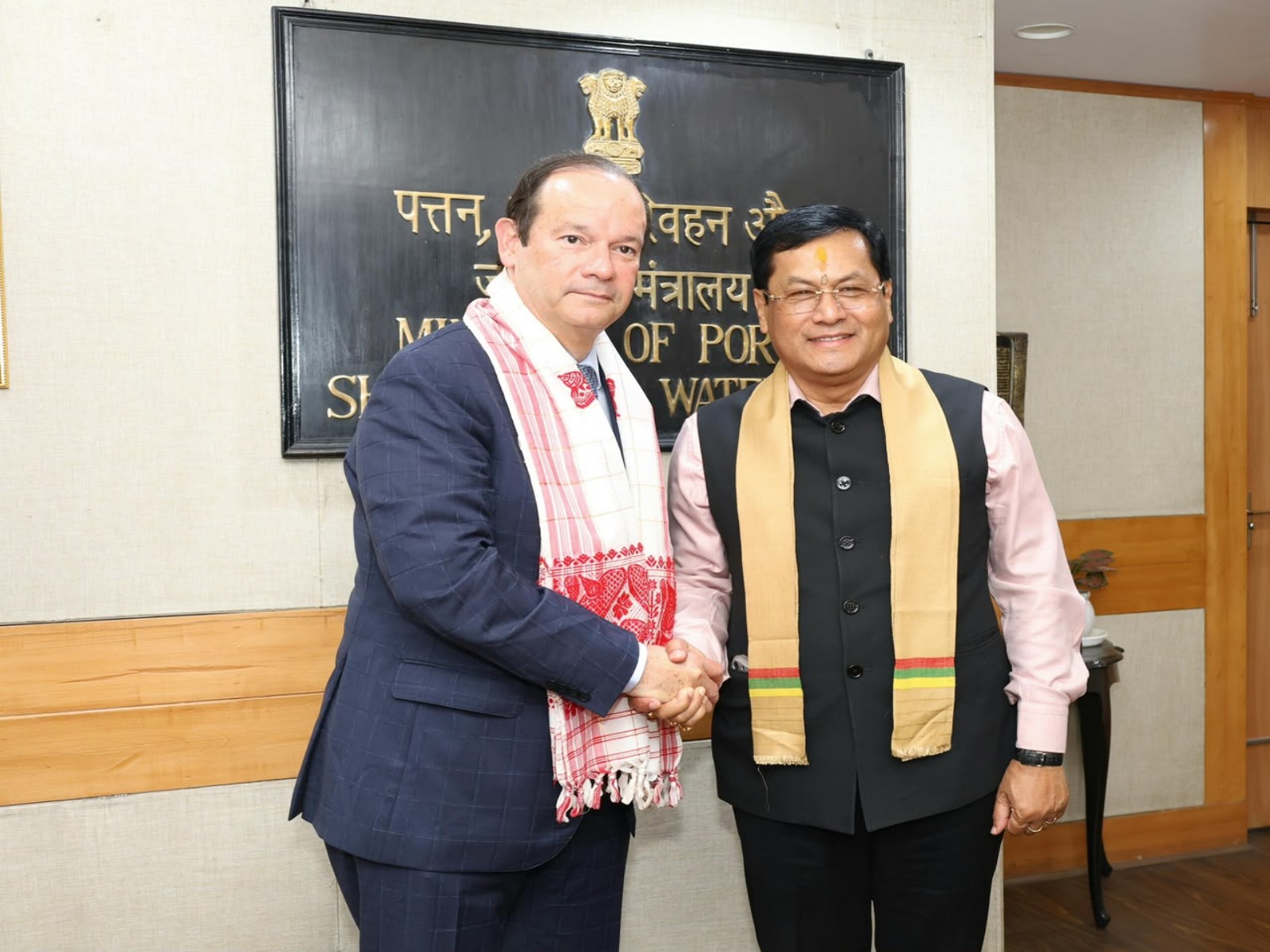 Union Minister Sarbananda Sonowal with Panama's Minister of Foreign Affairs Javier Martinez-Acha Vasquez during their meeting in New Delhi. (Photo/PIB)