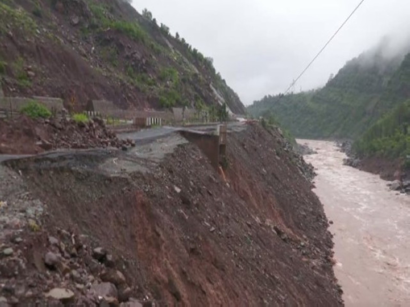  Jammu-Srinagar NH 44 on down tube near Dewal bridge (Photo/ANI)