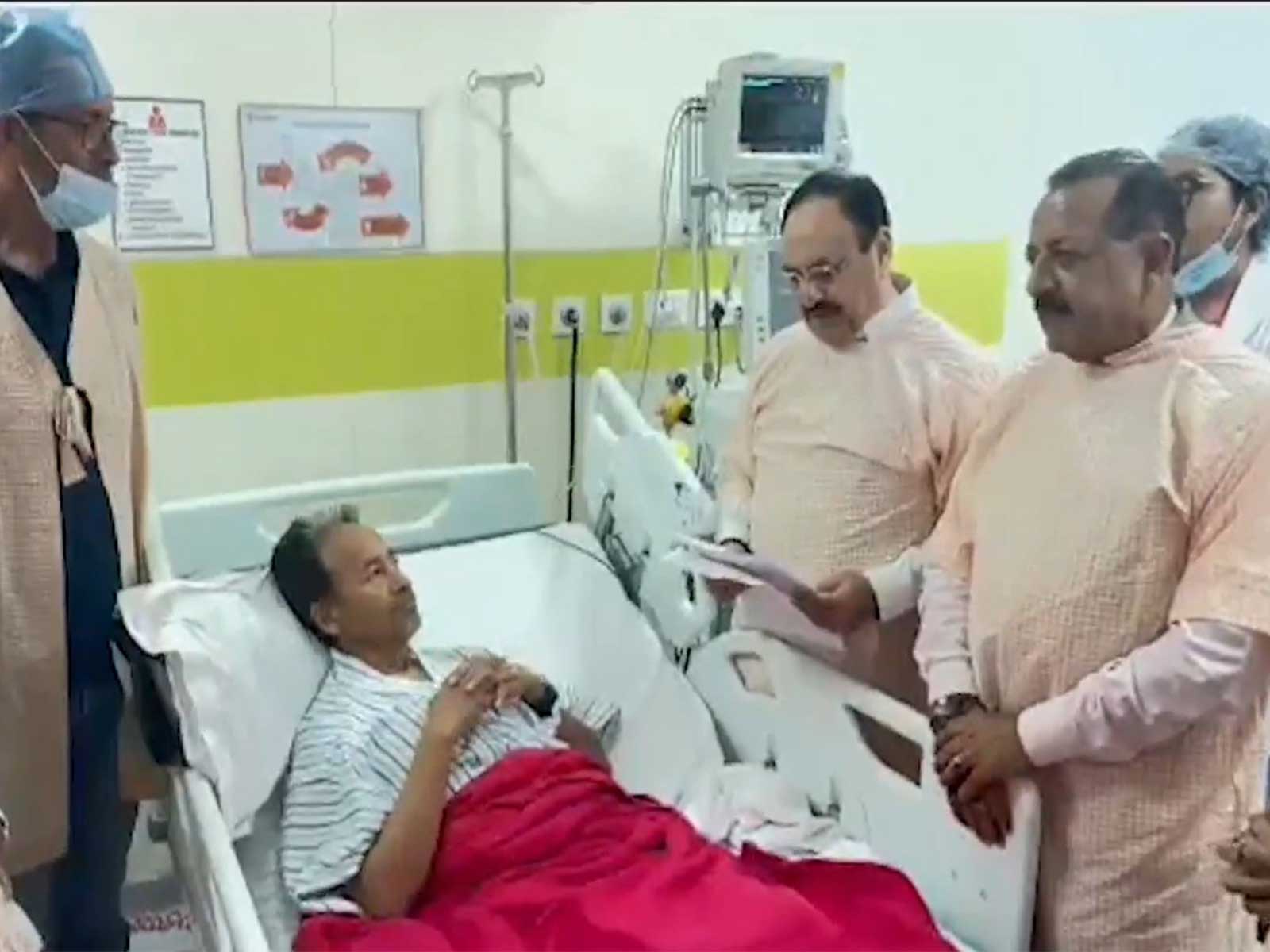  Union Health Minister JP Nadda and Union Minister Jitendra Singh met Sonam Wangchuk (Photo/@BJP4India)