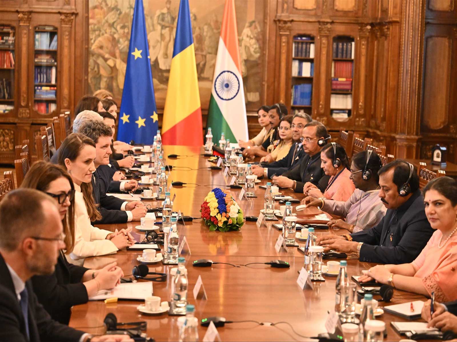 President Droupadi Murmu with Romania President President Nicusor Dan (Photo/X@MEAIndia)