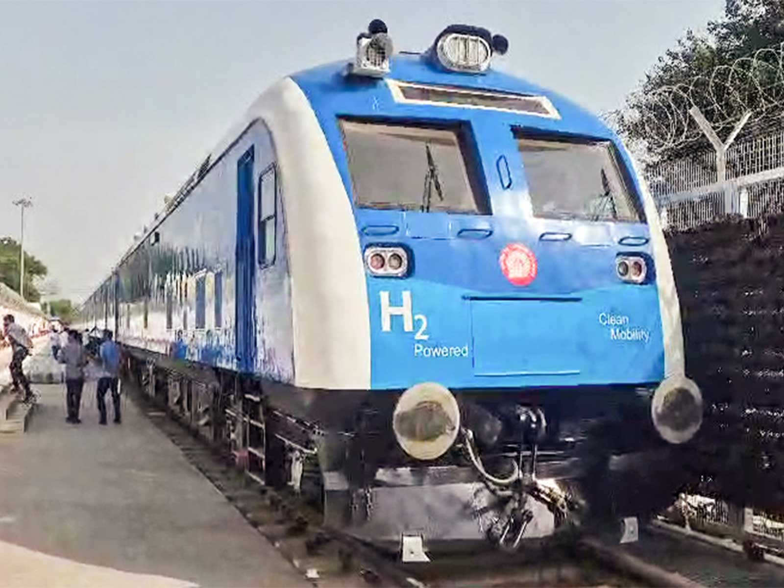 India's first hydrogen fuel cell-powered passenger train (File Photo/ANI)