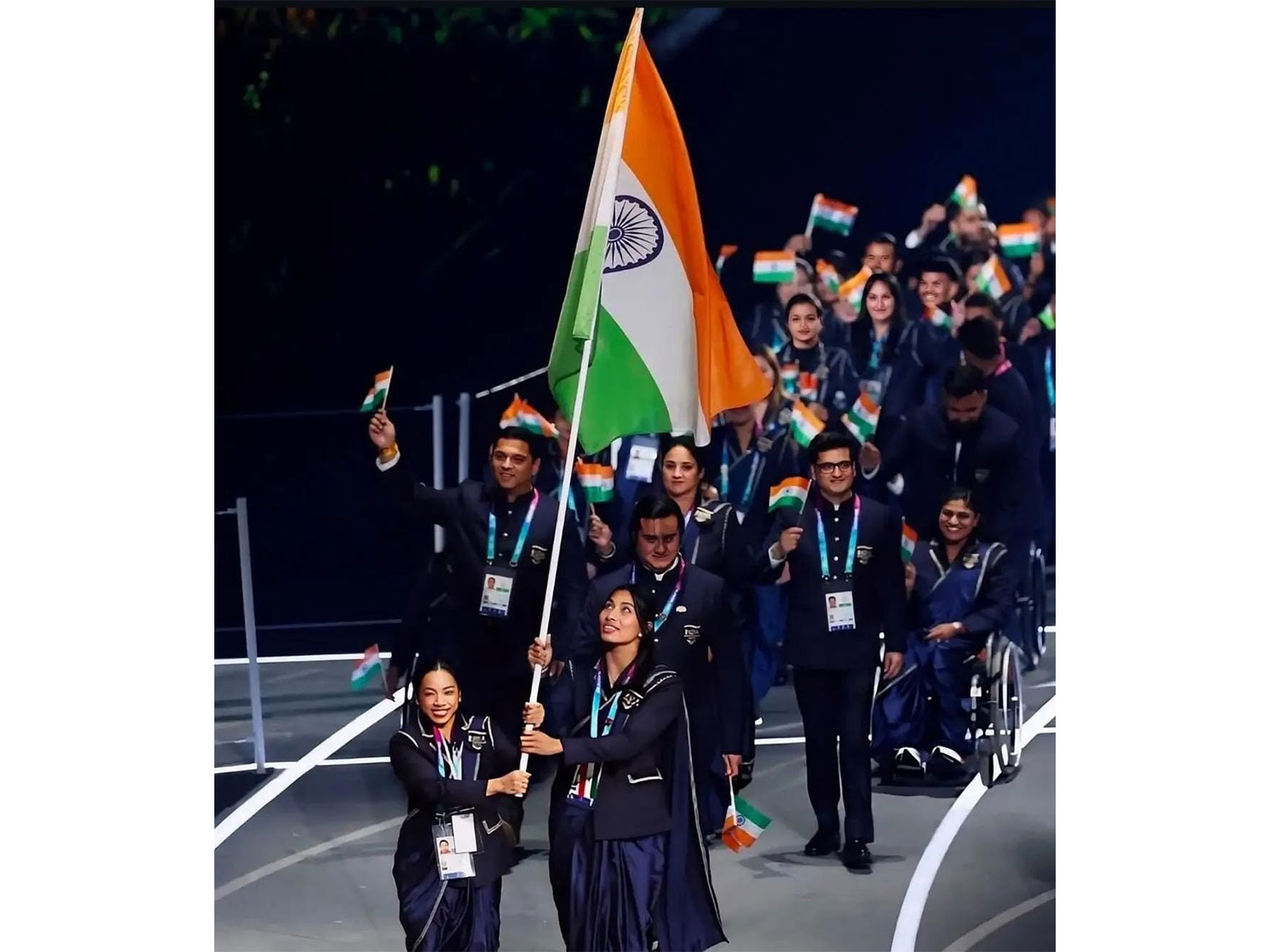 Mirabai Chanu led the Indian contingent as flag-bearer in CWG 2026 opening ceremony. (Photo: @@mirabai_chanu X)