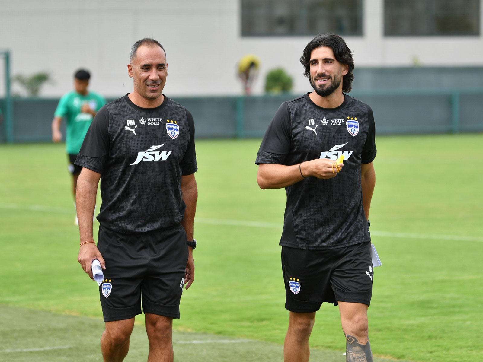 Bengaluru FC Head Coach Pep Munoz (L). (Photo: Bengaluru FC)