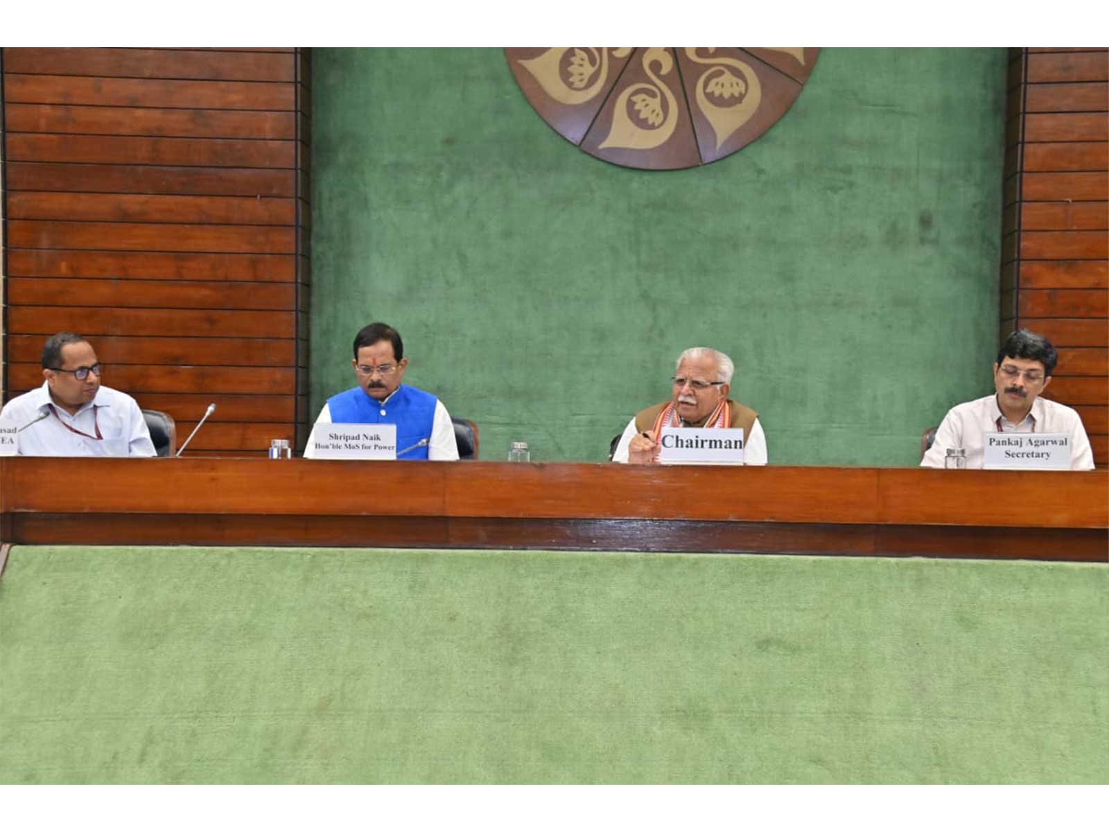 Power Ministry discusses parallel distribution licensing framework. (Photo- X@mlkhattar)