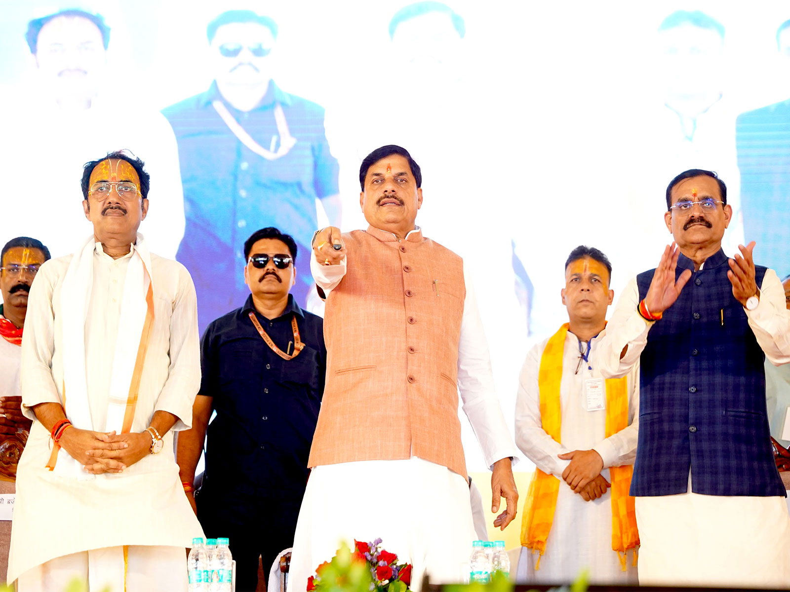 MP CM Mohan Yadav inaugurating and laying foundation stones of various development works in Panna (Photo/ DPR)