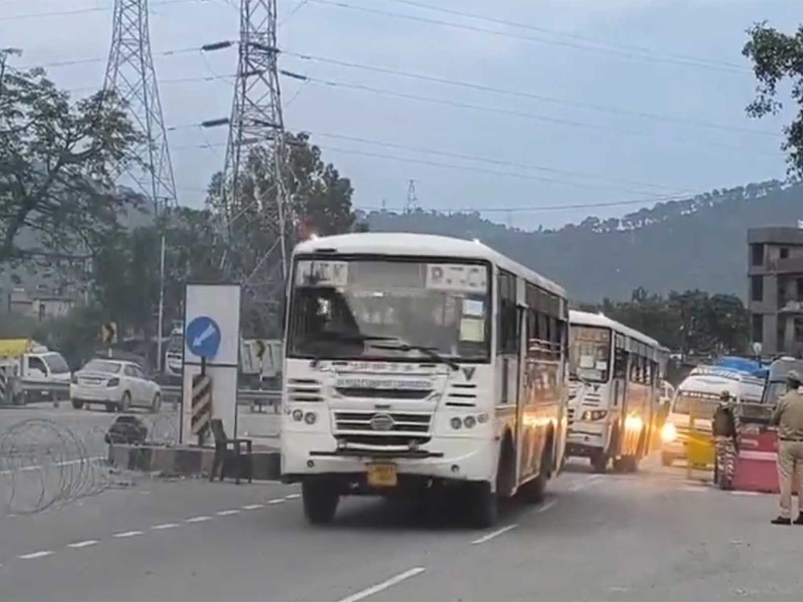 Amarnath Yatra resumes from Jammu after six-day suspension due to bad weather (Photo/ANI)