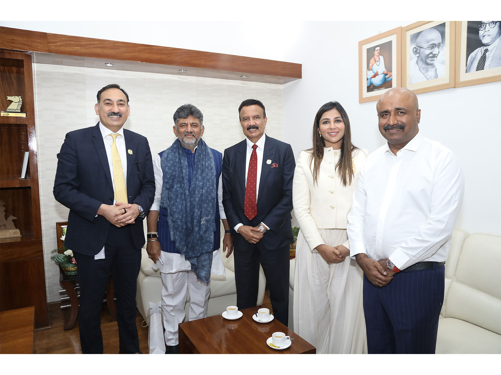 The Hon'ble Chief Minister of Karnataka, Shri D.K. Shivakumar with the Leadership of Aster DM Quality Care
