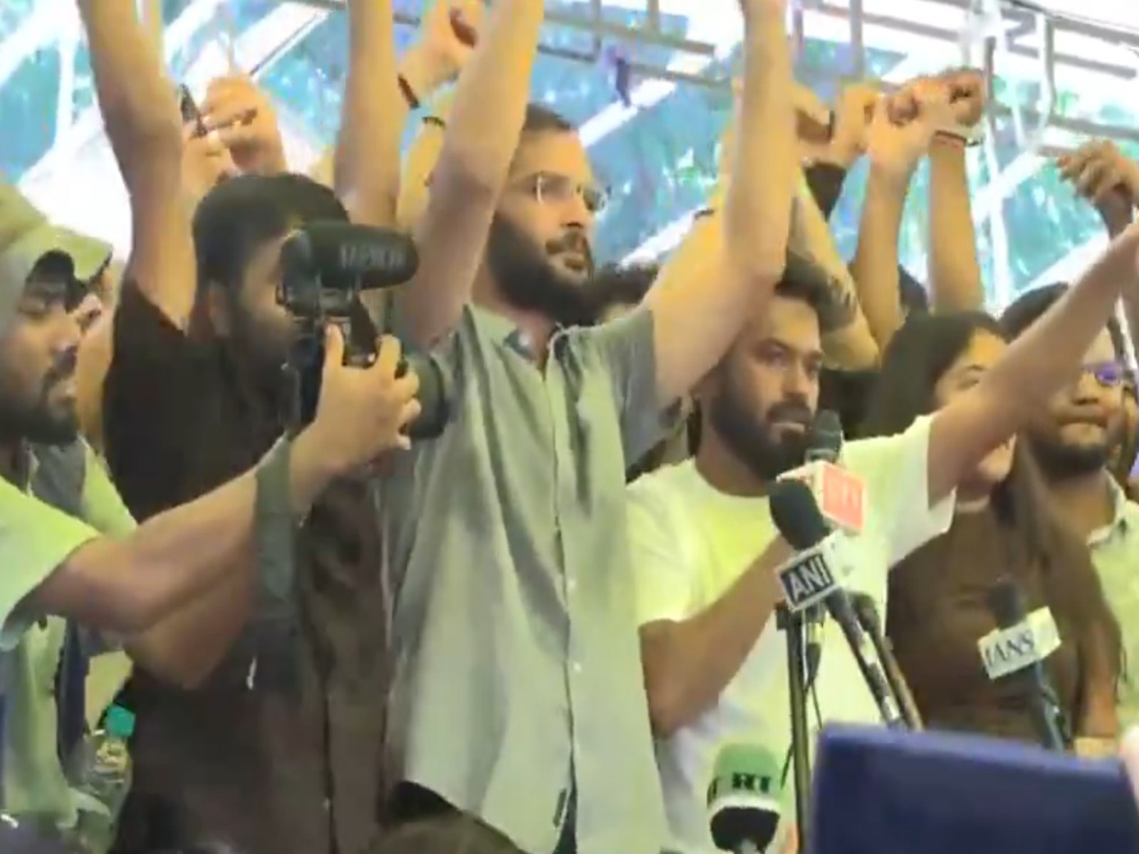 CJP activists celebrate resignation of Minister Pradhan  (Photo/ANI)