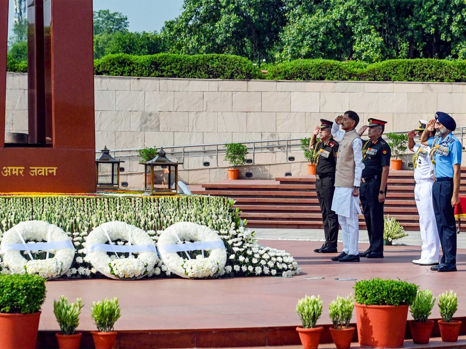 Union MoS Defence Sanjay Seth, Defence Secretary Rajesh Kumar Singh, and the top military leadership pay homage to Kargil War heroes (Photo/ANI)