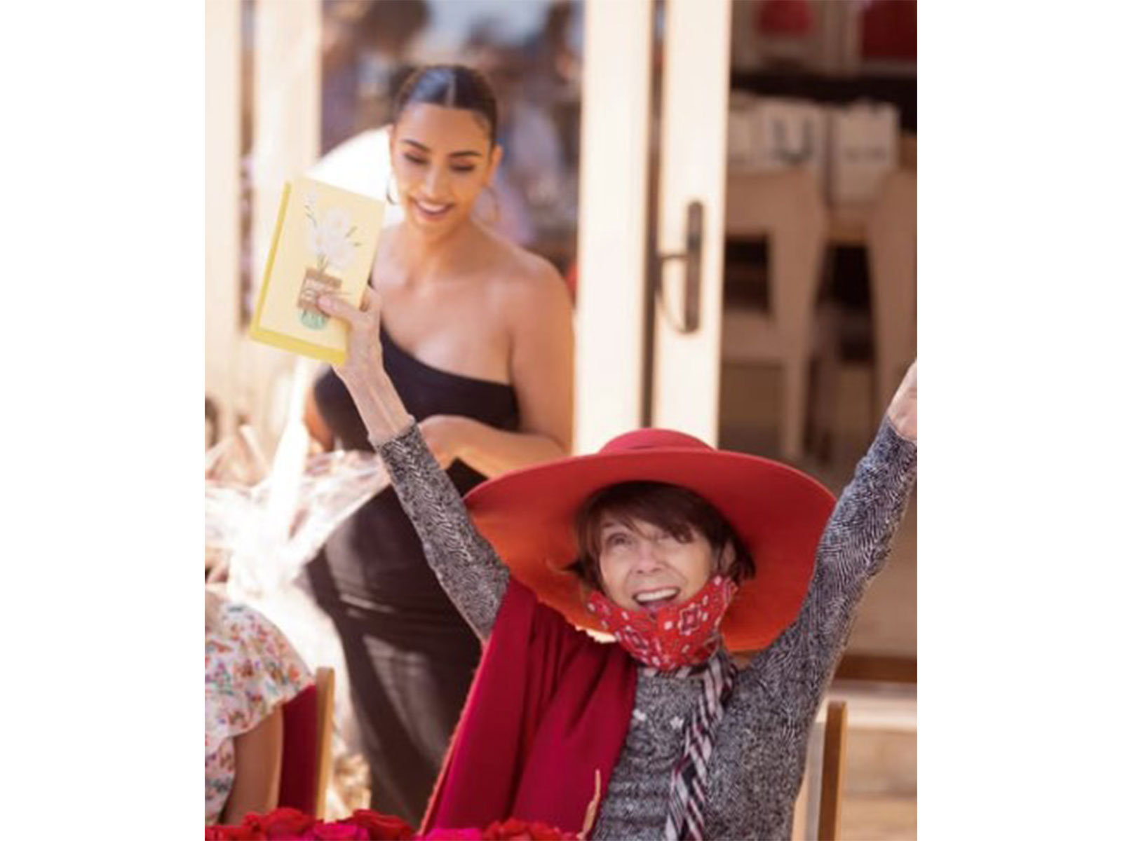 Kim Kardashian's pic with her late grandmom (Image source: Instagram@kimkardashian)
