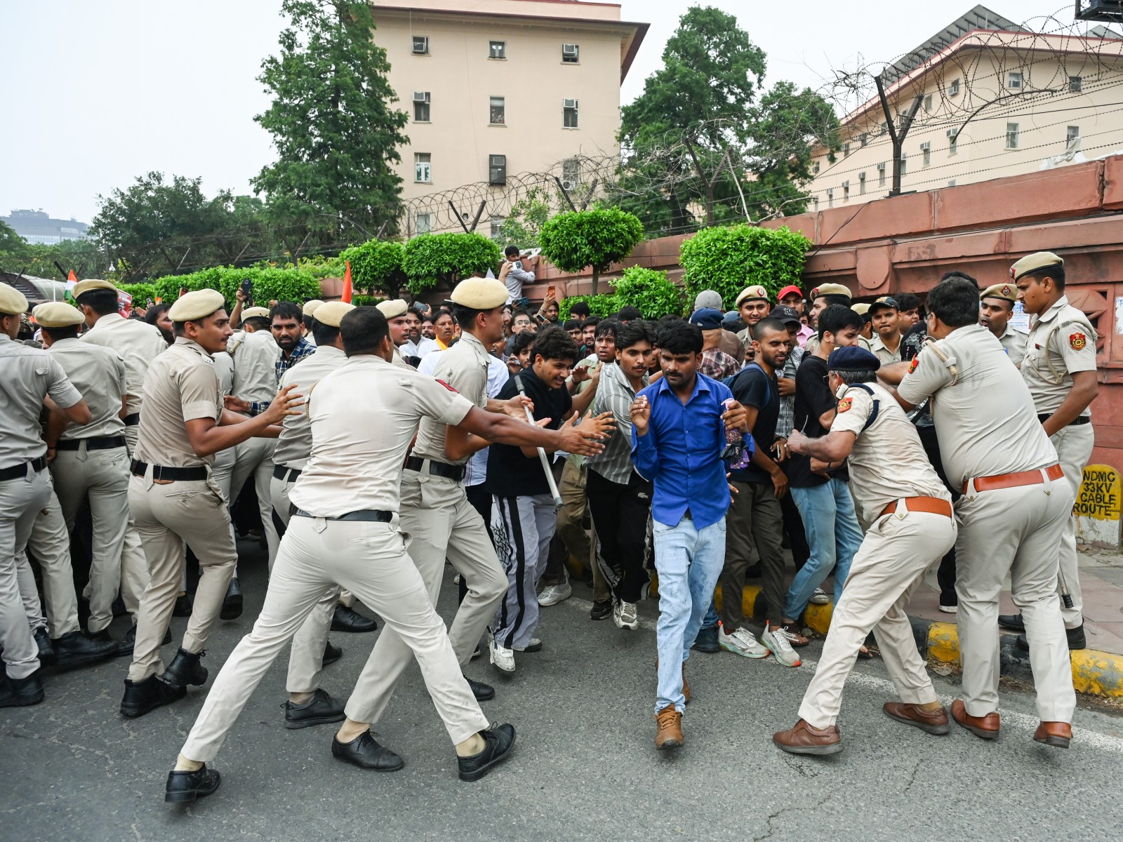 Police stop CJP protesters during 'Chalo Sansad' march near Parliament on July 20 in New Delhi (File Photo/ANI)