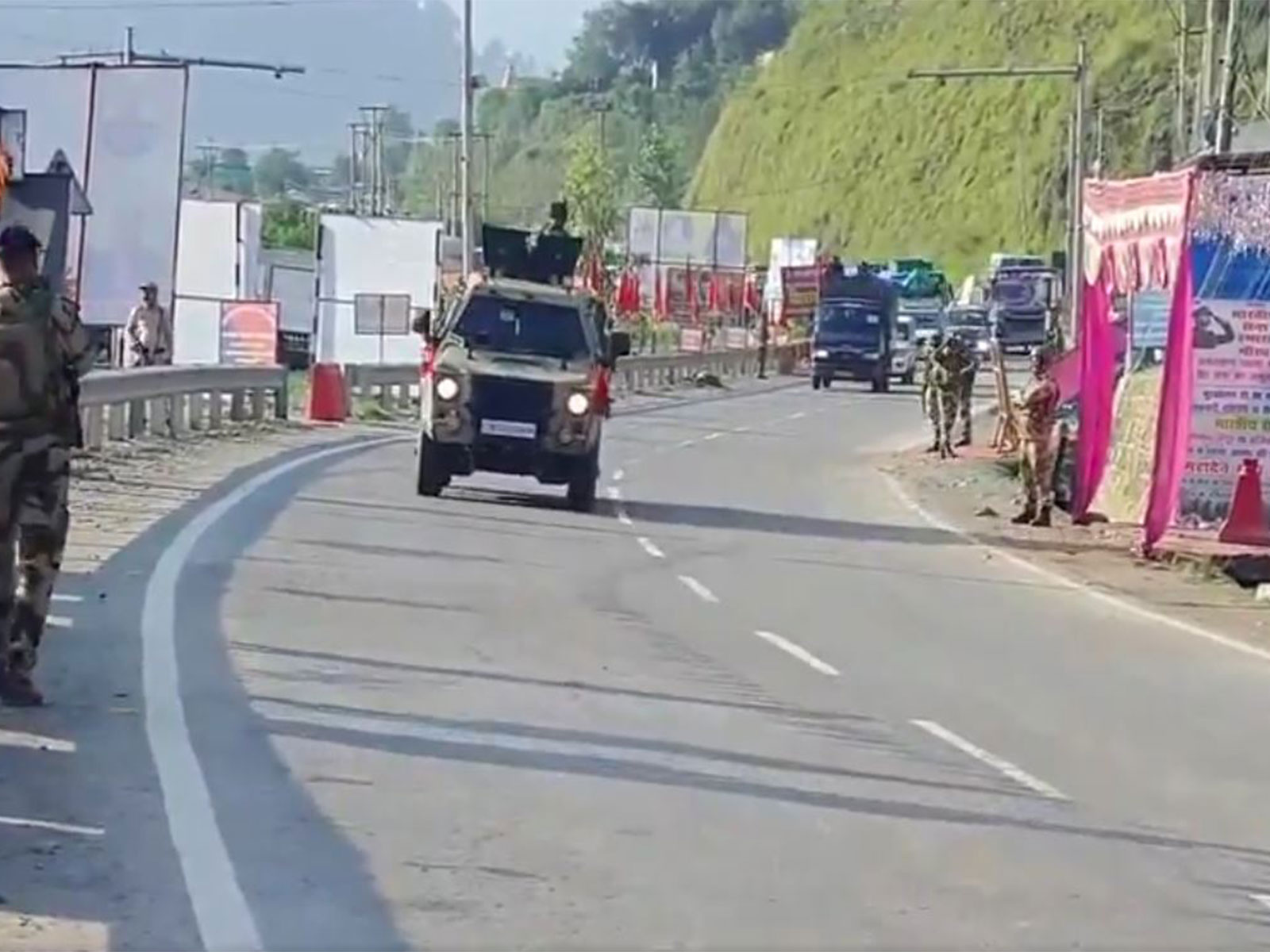 J-K: 20th batch of Amarnath Yatra pilgrims crosses Chanderkote under tight security (Photo/ANI)