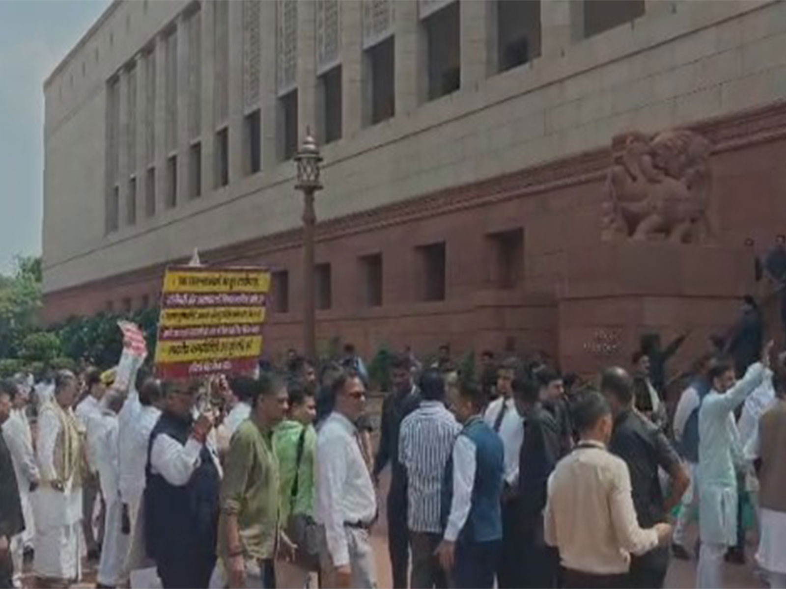 Opposition parties protest outside Parliament (Photo/ANI)