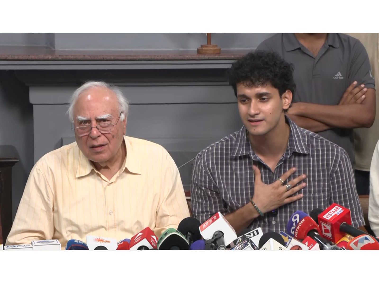 Rajya Sabha MP Kapil Sibal and Cockroach Janata Party (CJP)  chief spokesperson Saurav Das (Photo/ANI)