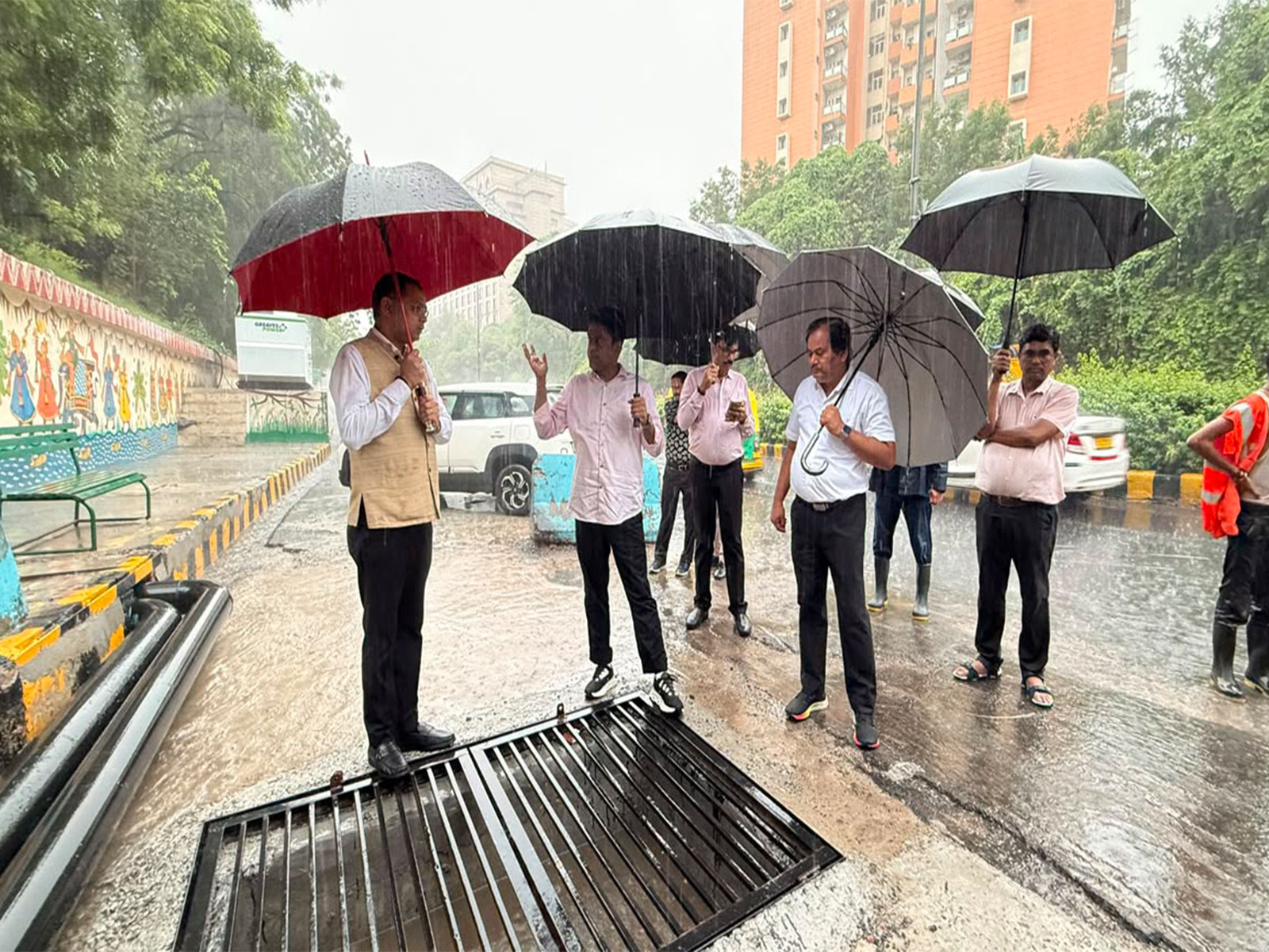NDMC's Vice Chairperson Kuljeet Singh Chahal conducts field inspection (Photo/NDMC)