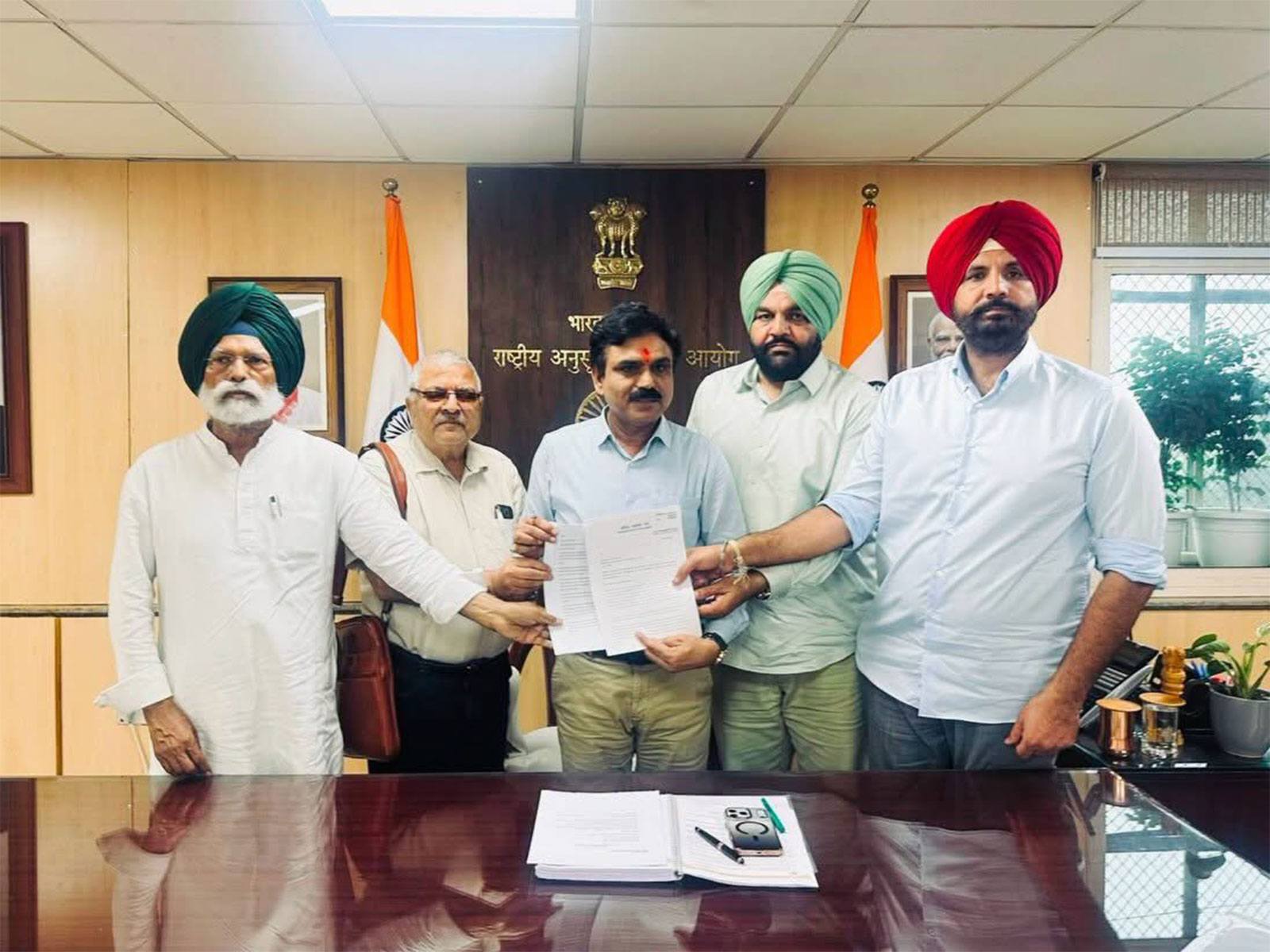 Congress MPs submit memorandum to National Commission for Scheduled Castes (Photo/Punjab Congress)