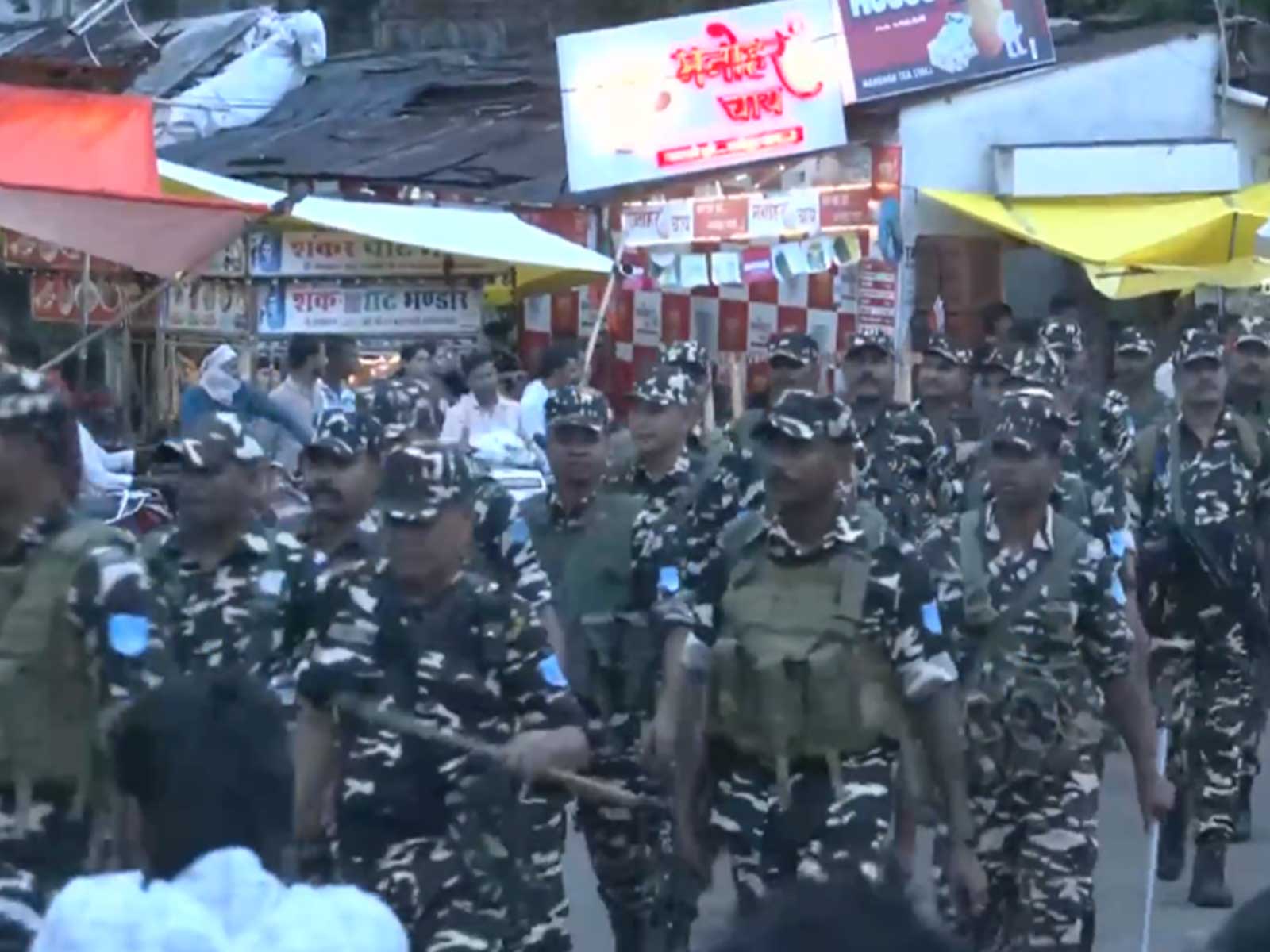 Administration takes out flag march in Datia city ahead of bypoll (Photo/ANI) 
