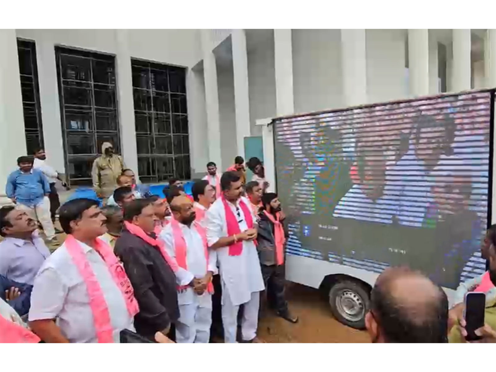 BRS delegation visits 1,000-bedded TIMS Alwal Hospital (Photo:BRS)