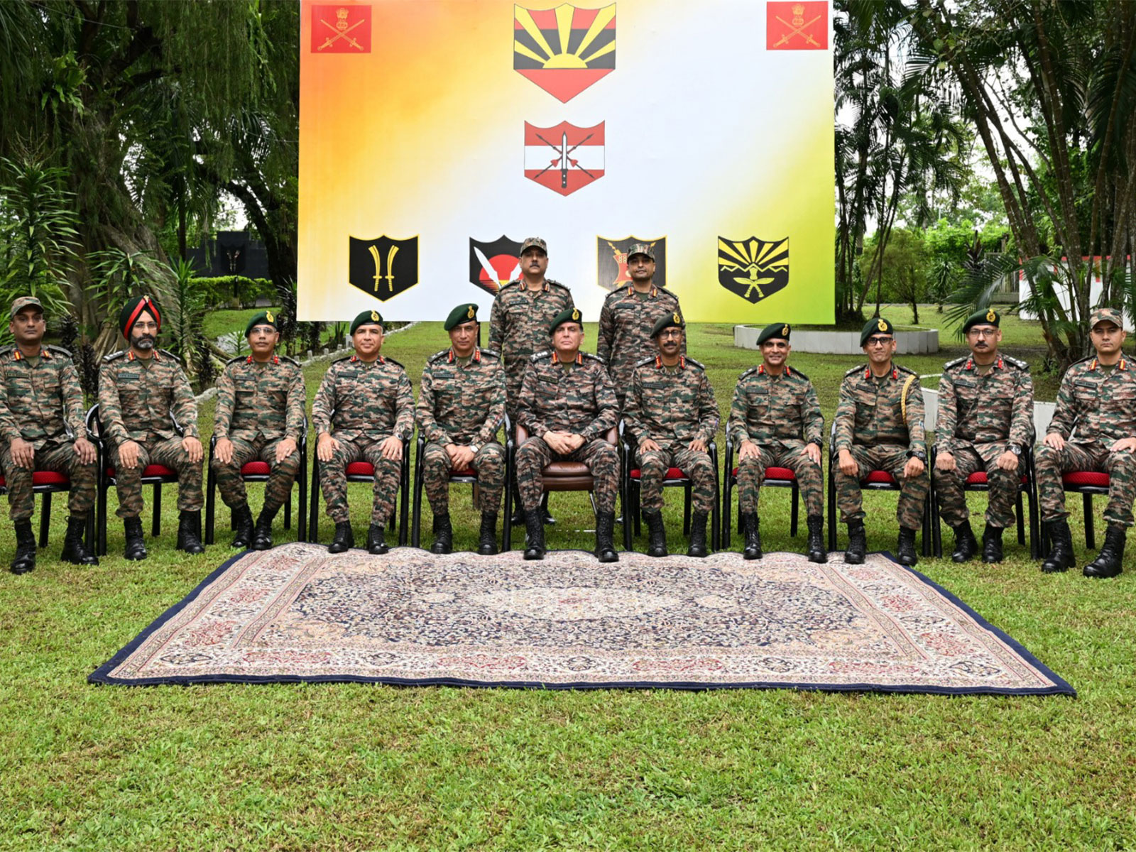 General Dhiraj Seth, Chief of the Army Staff (COAS) with soldiers (Photo/X@adgpi)
