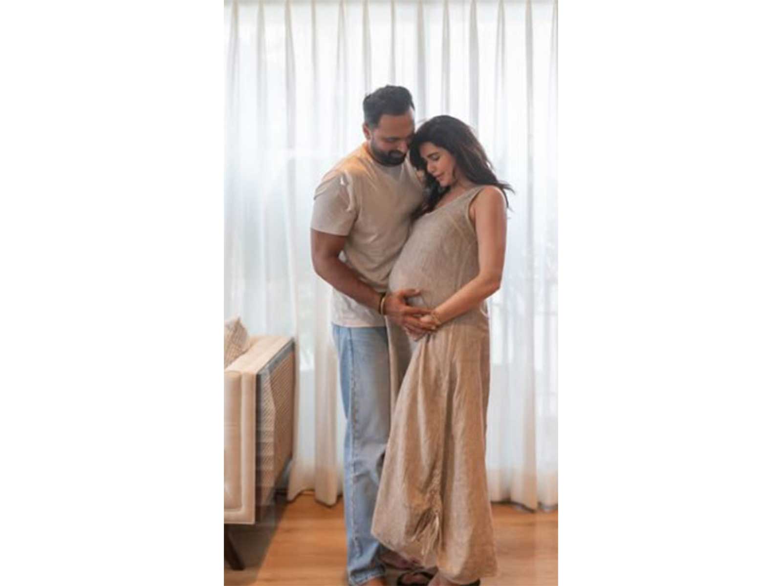 Actor Karishma Tanna and her husband Varun (Image source: Karishma's Instagram)