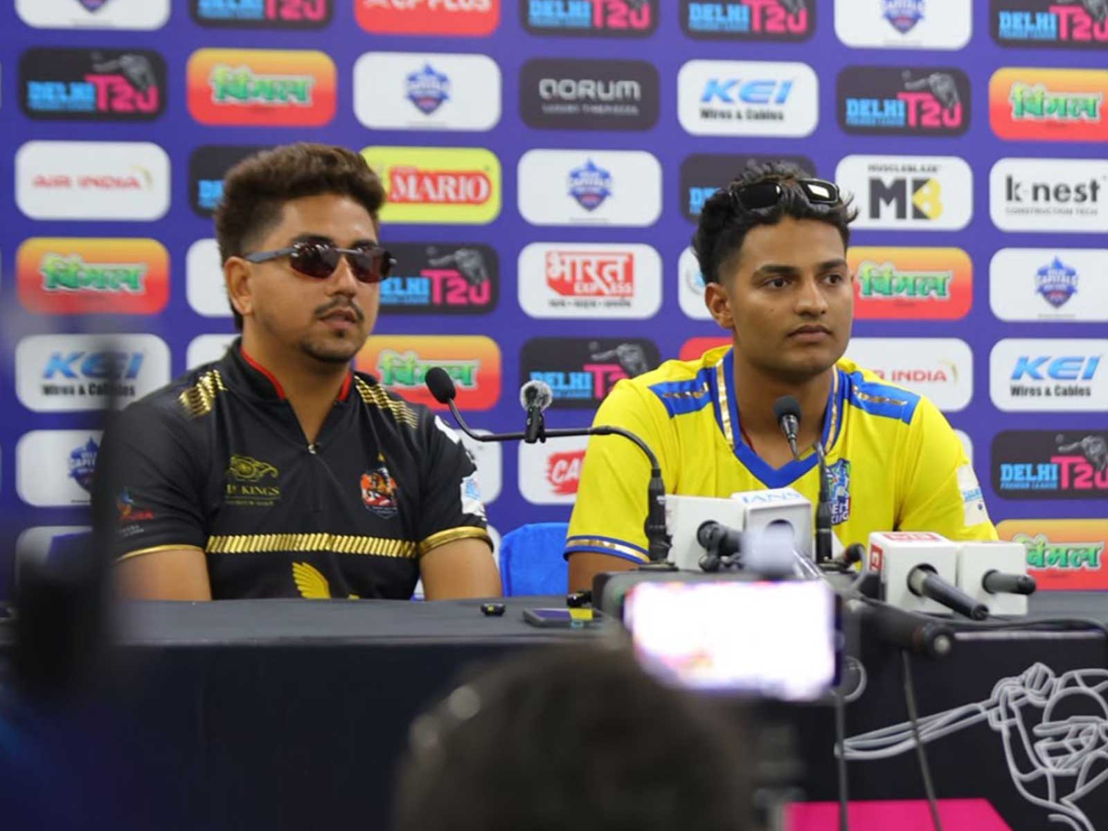 East Delhi Riders skipper Mayank Rawat (L) and Central Delhi Kings captain Yash Dhull. (Photo: DPL T20)