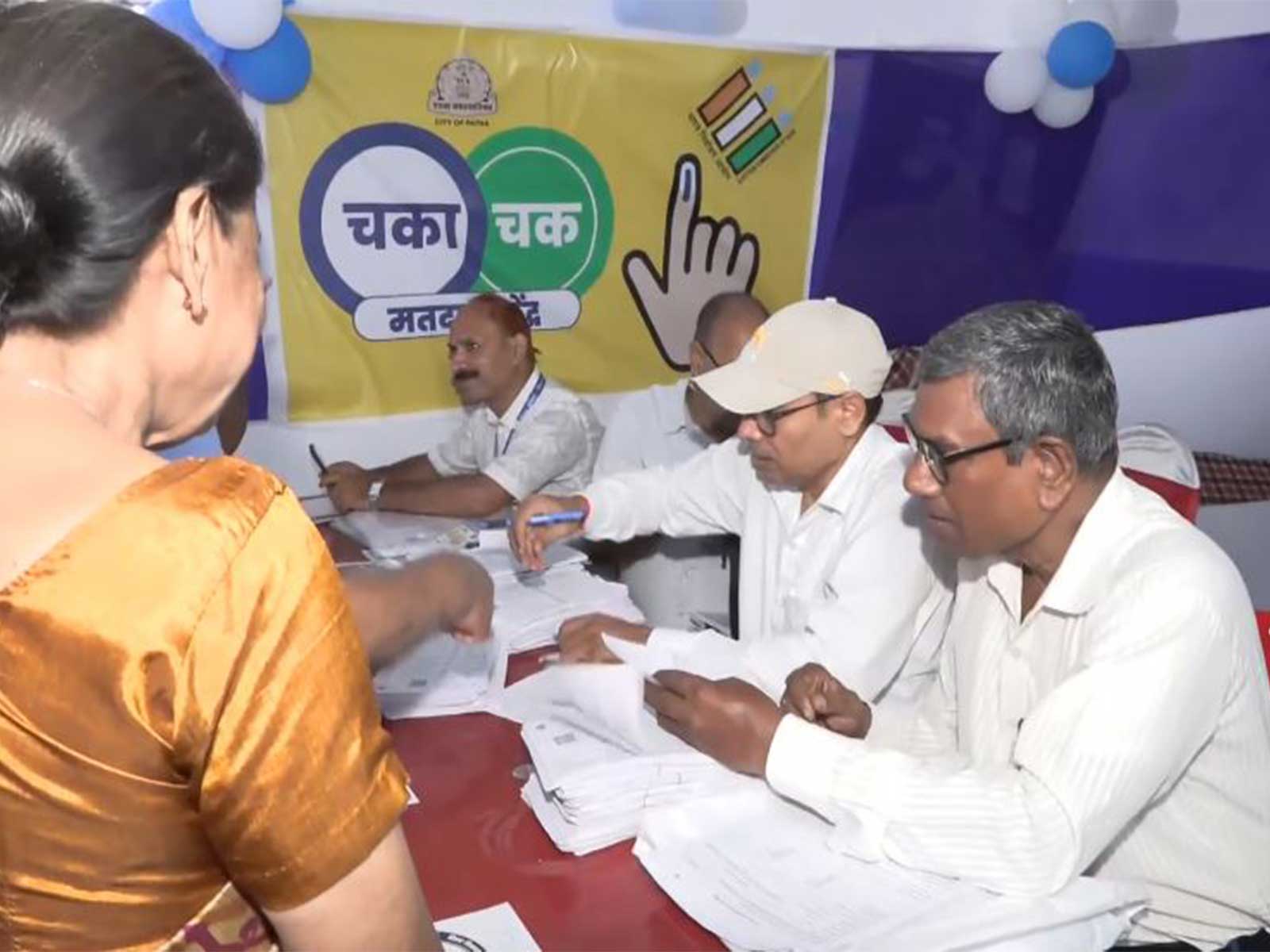 Voters arrive at a polling station at the Bihar State Library on Dak Bungalow Chauraha Road to cast their votes during the Bankipur Assembly by-election (Photo/ANI)