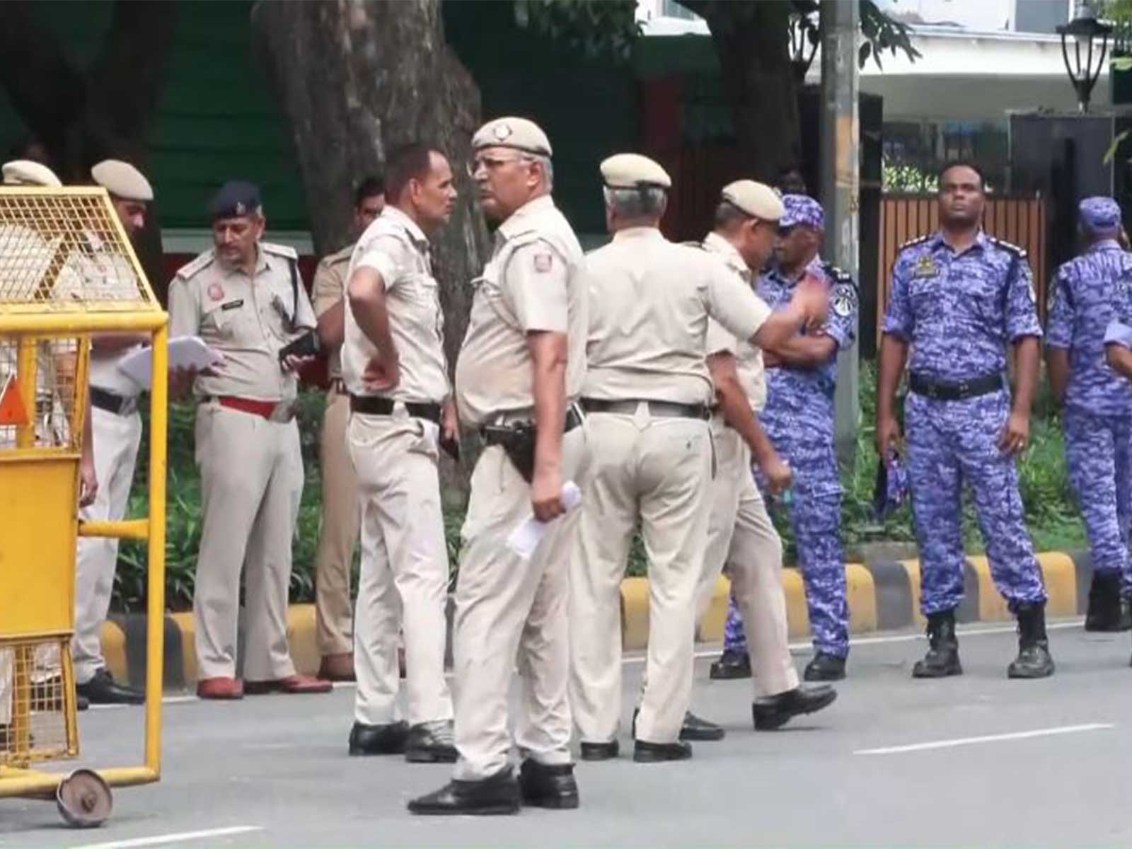 Visual from outside Aam Aadmi Party office in Delhi (Photo/ANI)