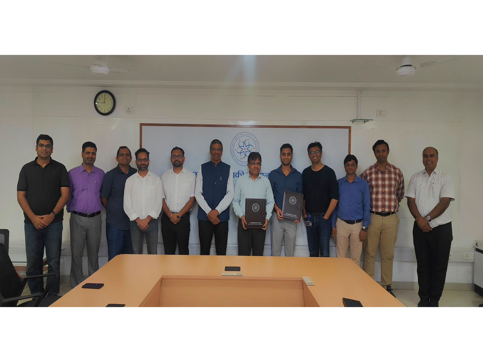 IIT Gandhinagar signs MoU with Indian AI Research Organisation (Photo/IIT Gandhinagar)