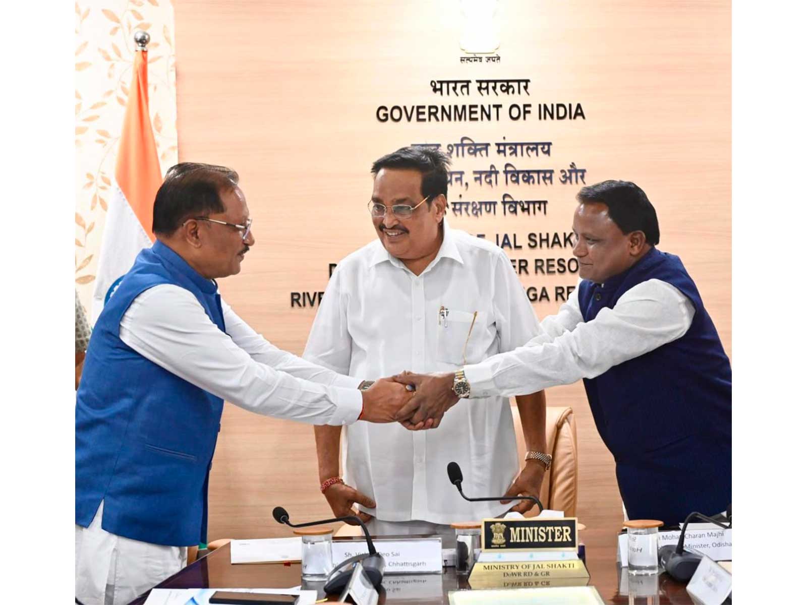 Union Minister of Jal Shakti CR Patil with Vishnu Deo Sai and Mohan Charan Majhi (Photo/ANI)