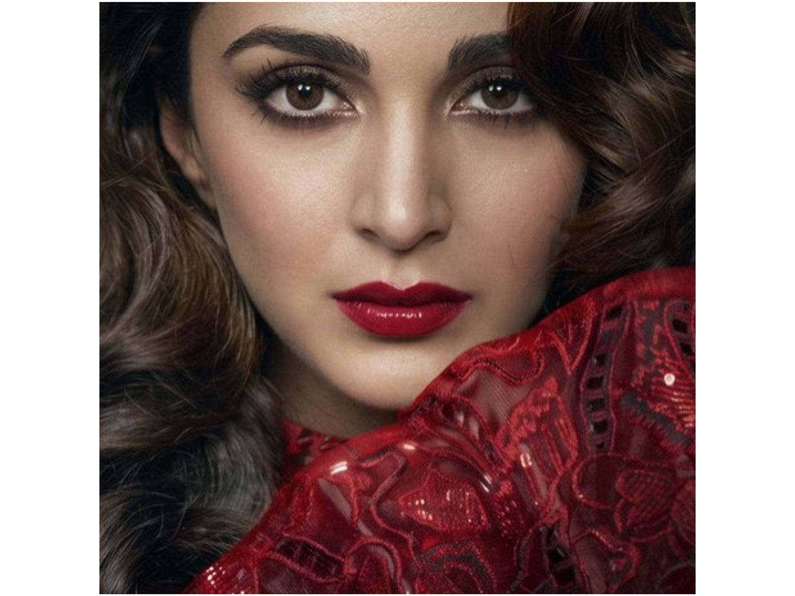 Kiara Advani in 'Toxic' poster (Photo/Instagram@KvnProductions)