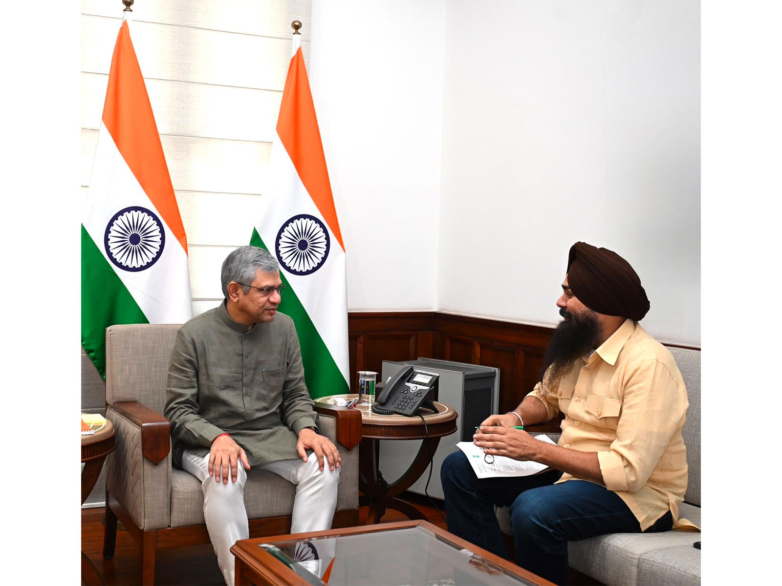 AAP MP Malvinder Singh Kang and Railway Minister Ashwini Vaishnaw (Photo/X@kang_malvinder)