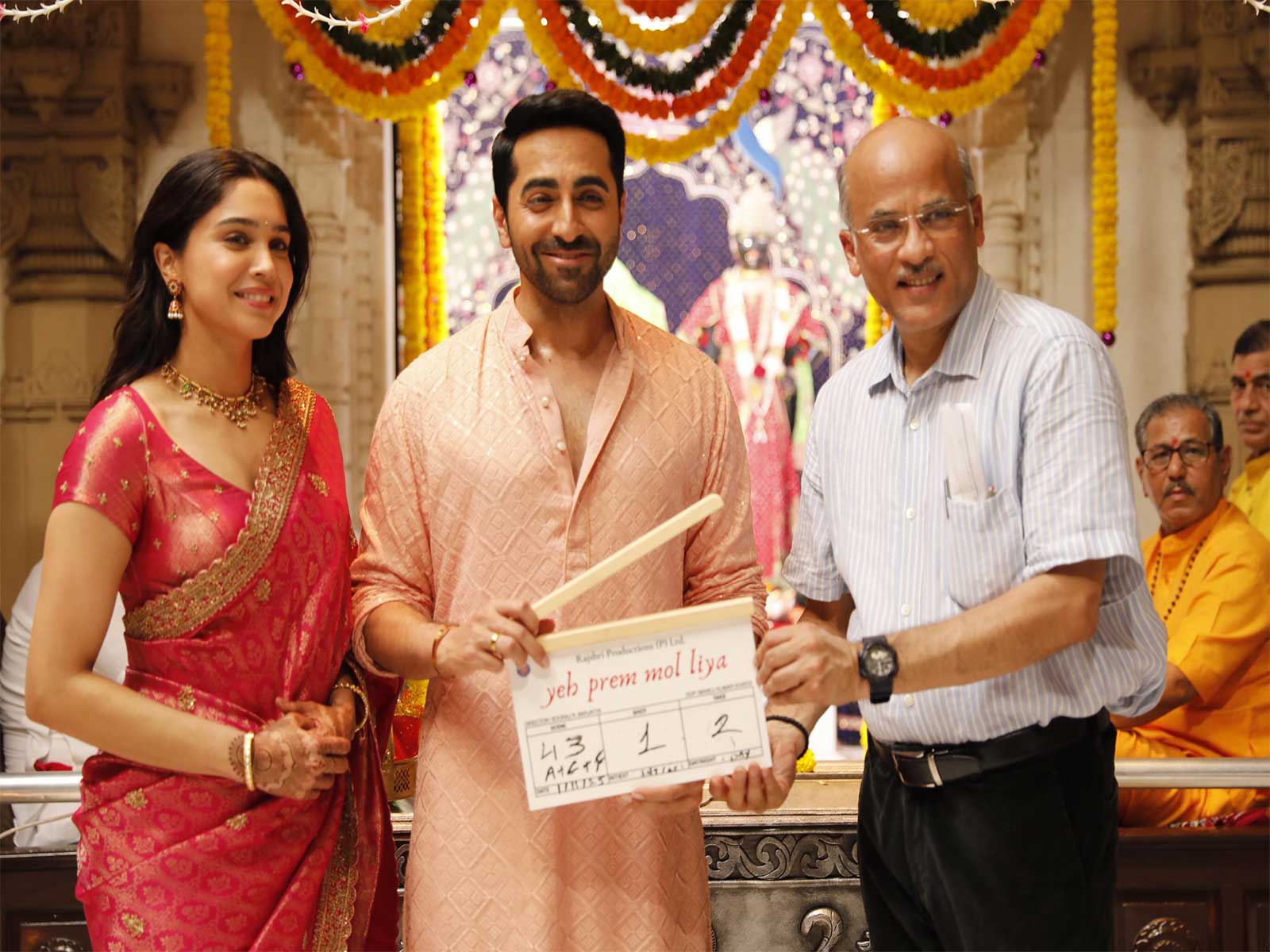 L-R Sharvari, Ayushmann Khurrana and Sooraj Barjatya (Photo/Instagram@ayushmannk)