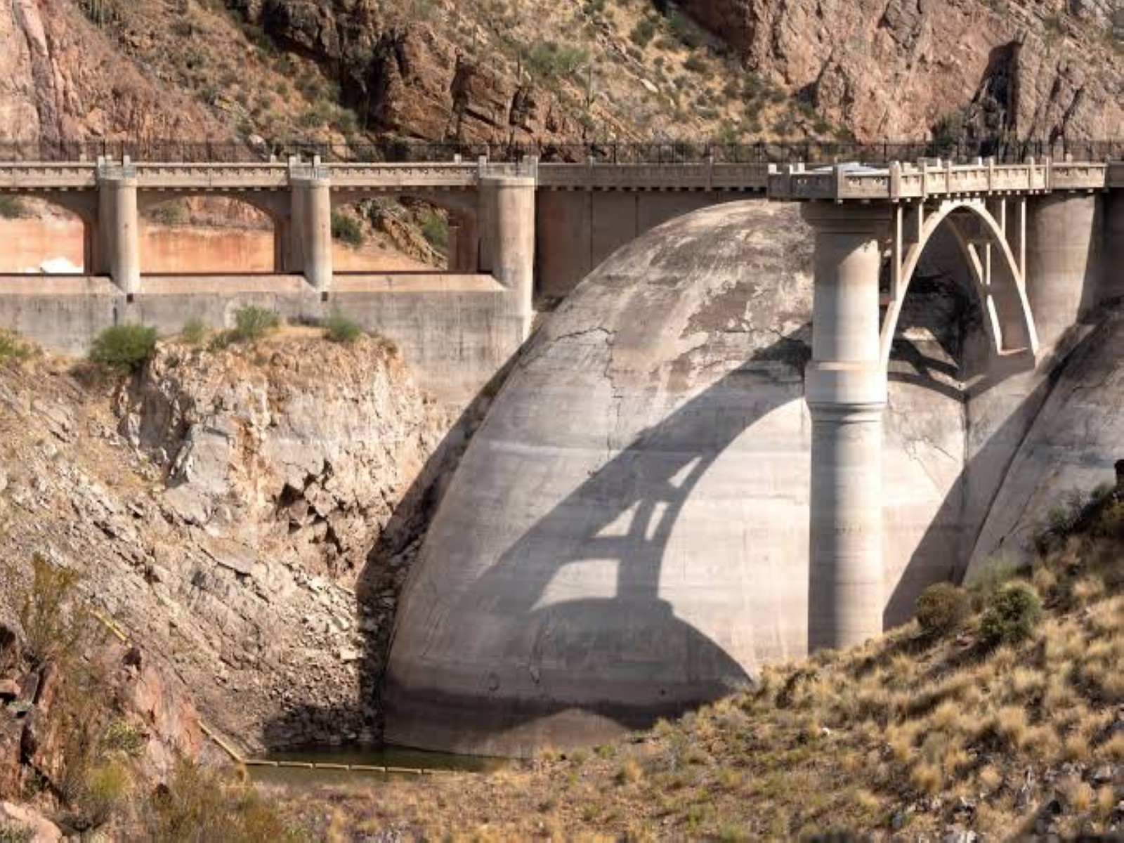 A view of the Coolidge Dam and the San Carlos Reservoir near Peridot, Arizona, US. (Photo/Reuters)