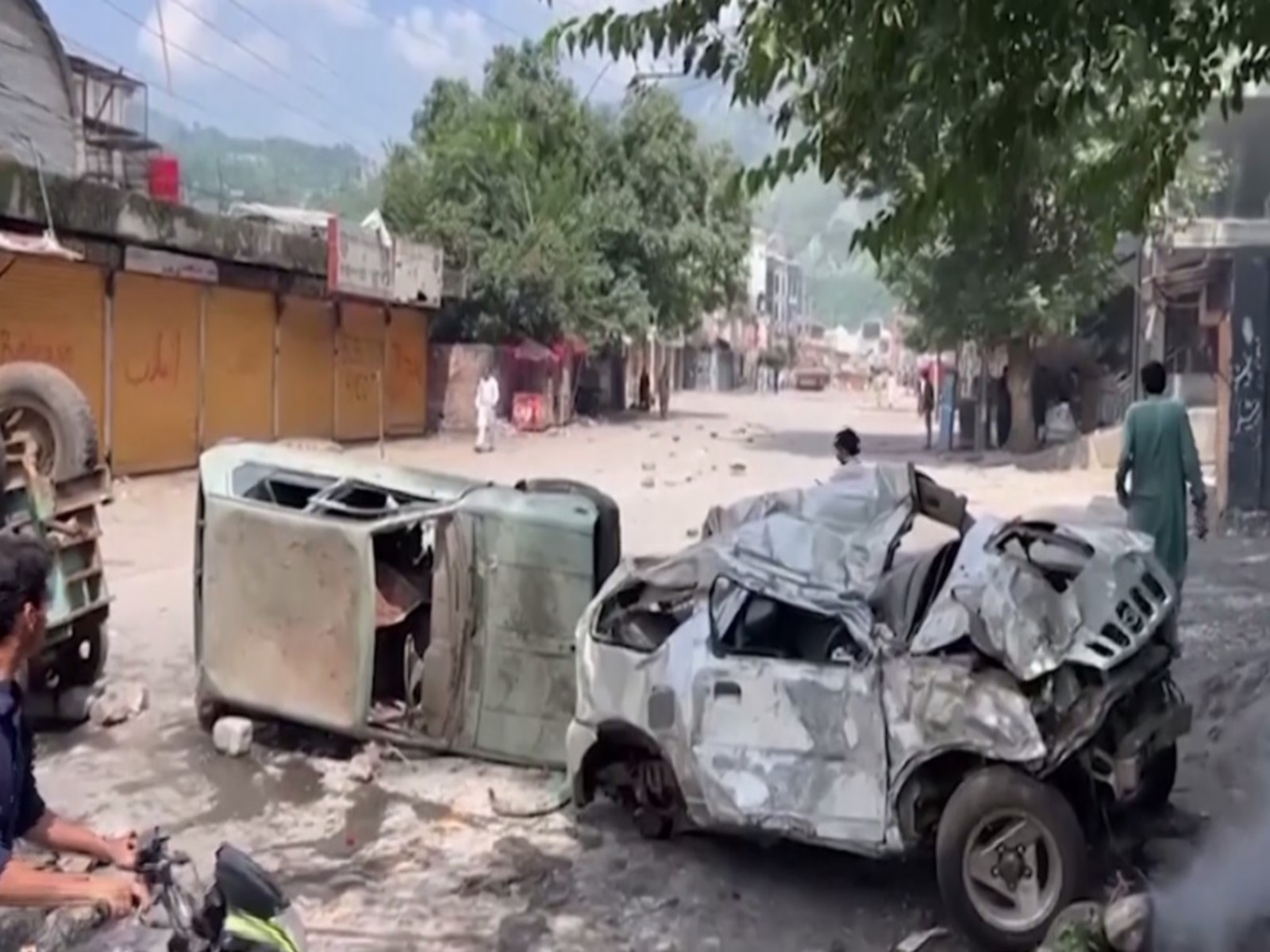 Aftermath of volence in PoJK's Muzaffarabad as tensions continue during the second phase of elections (Photo/Reuters)