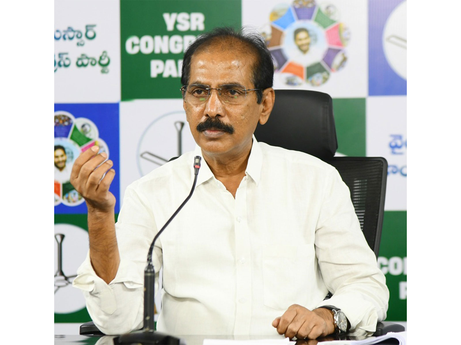YSRCP leader Malasani Manohar Reddy (Photo/YSRCP)