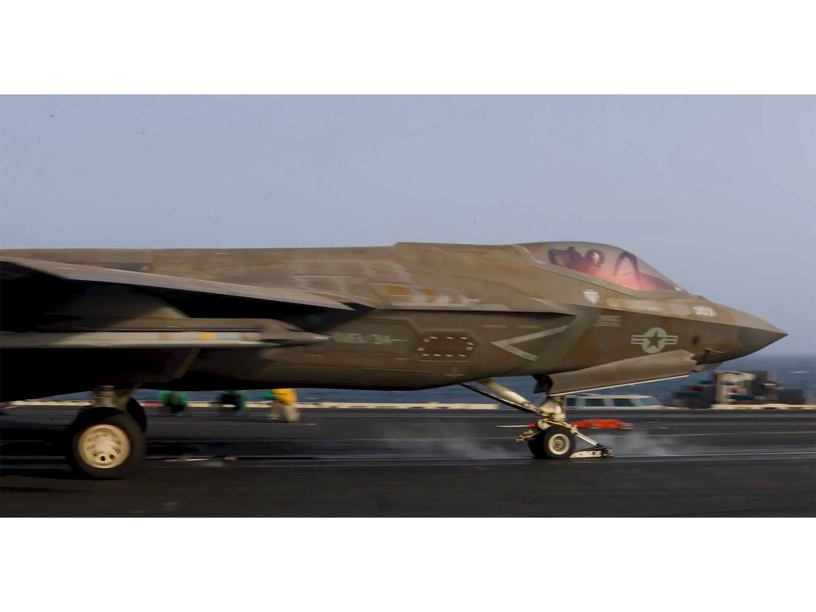 A US Marine Corps F-35C stealth fighter jet launches from USS Abraham Lincoln (CVN 72) (Photo/X/@CENTCOM)