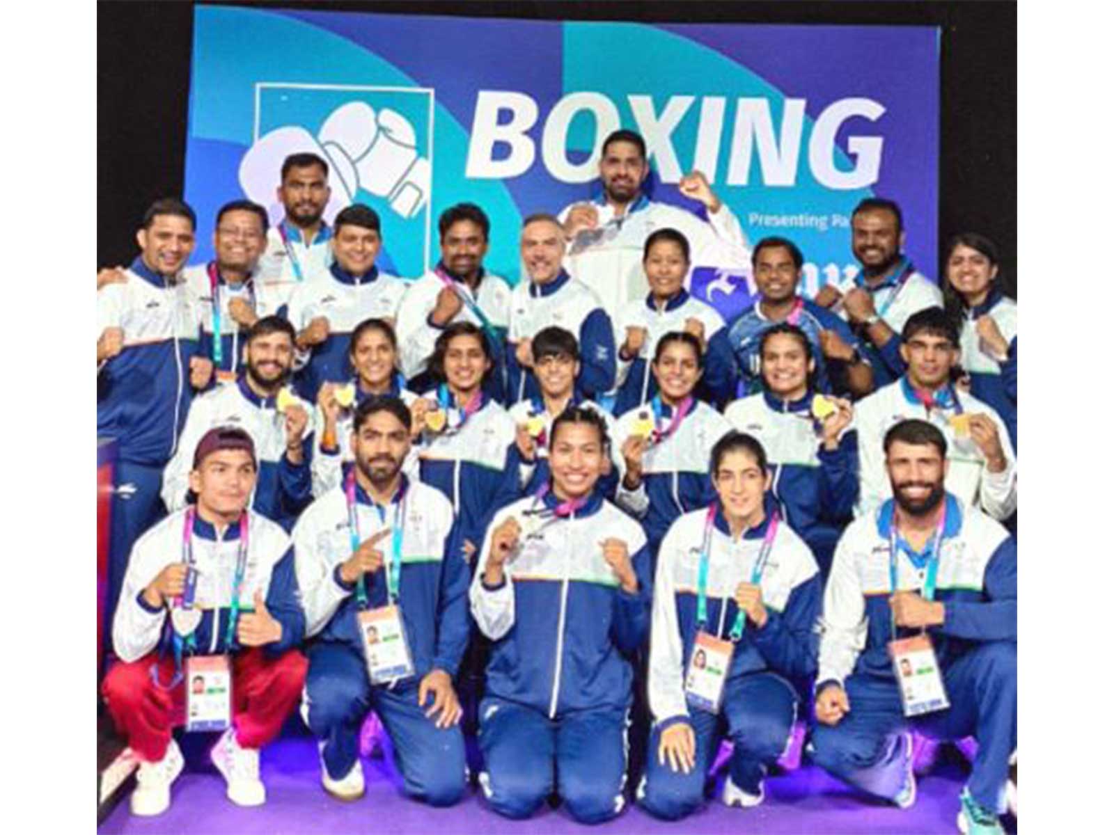 Indian boxing contingent poses for a group photograph during the Commonwealth Games 2026 (Photo: X/@WeAreTeamIndia)